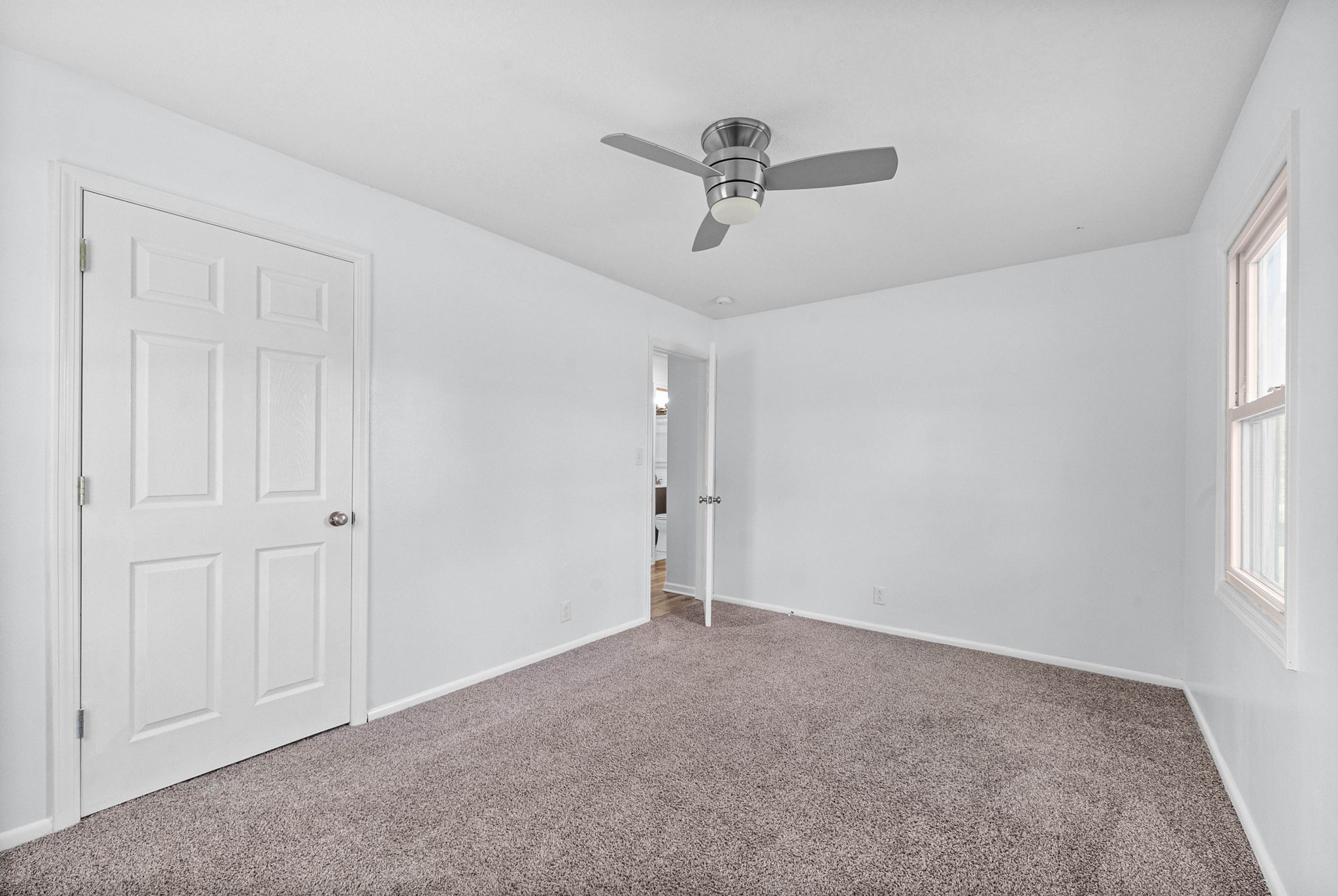 201 W Meadow Dr