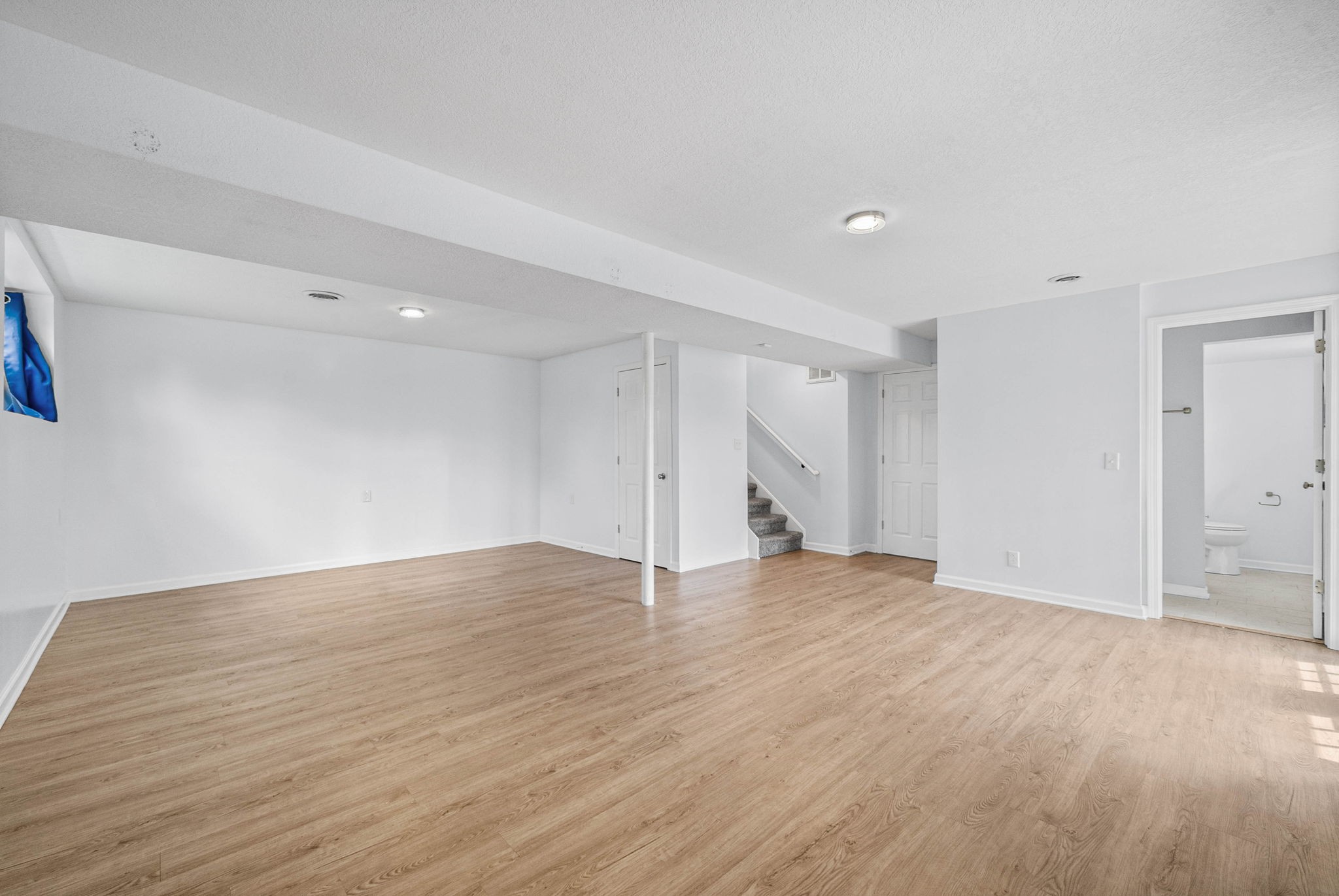 201 W Meadow Dr