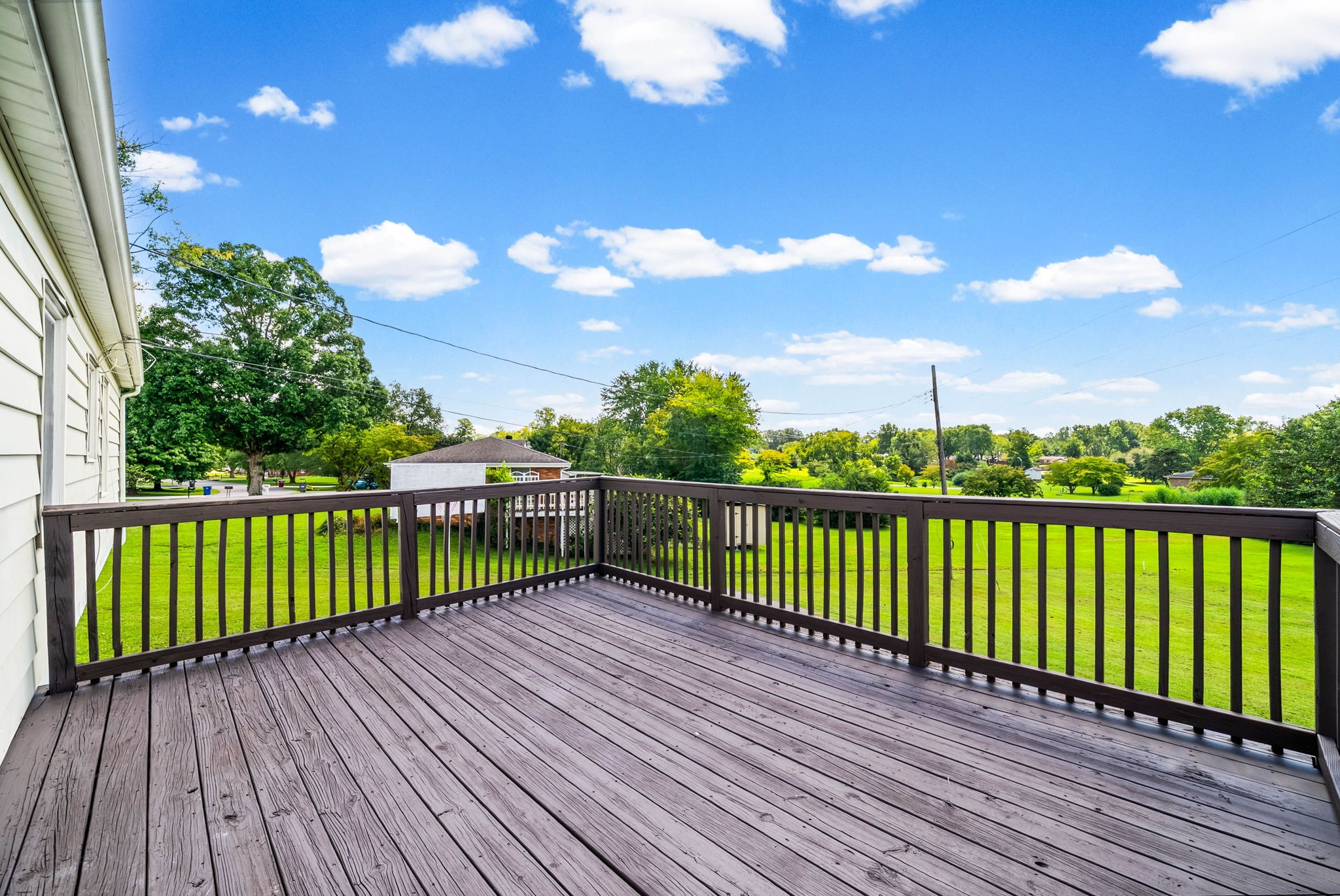 201 W Meadow Dr