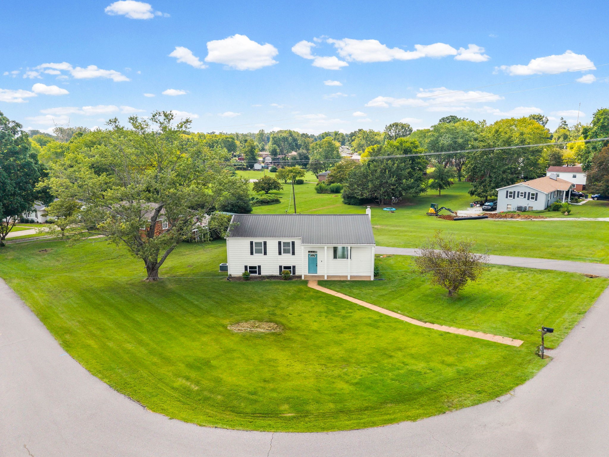 201 W Meadow Dr
