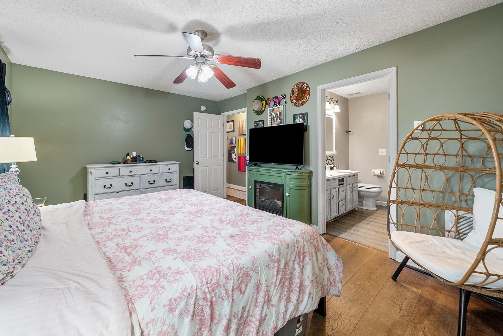 1700 Cedar Springs Cir