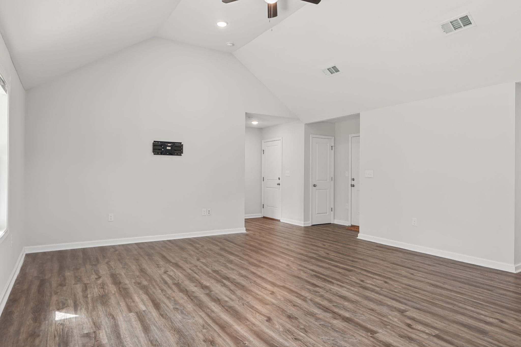 8013 Pillow Dr