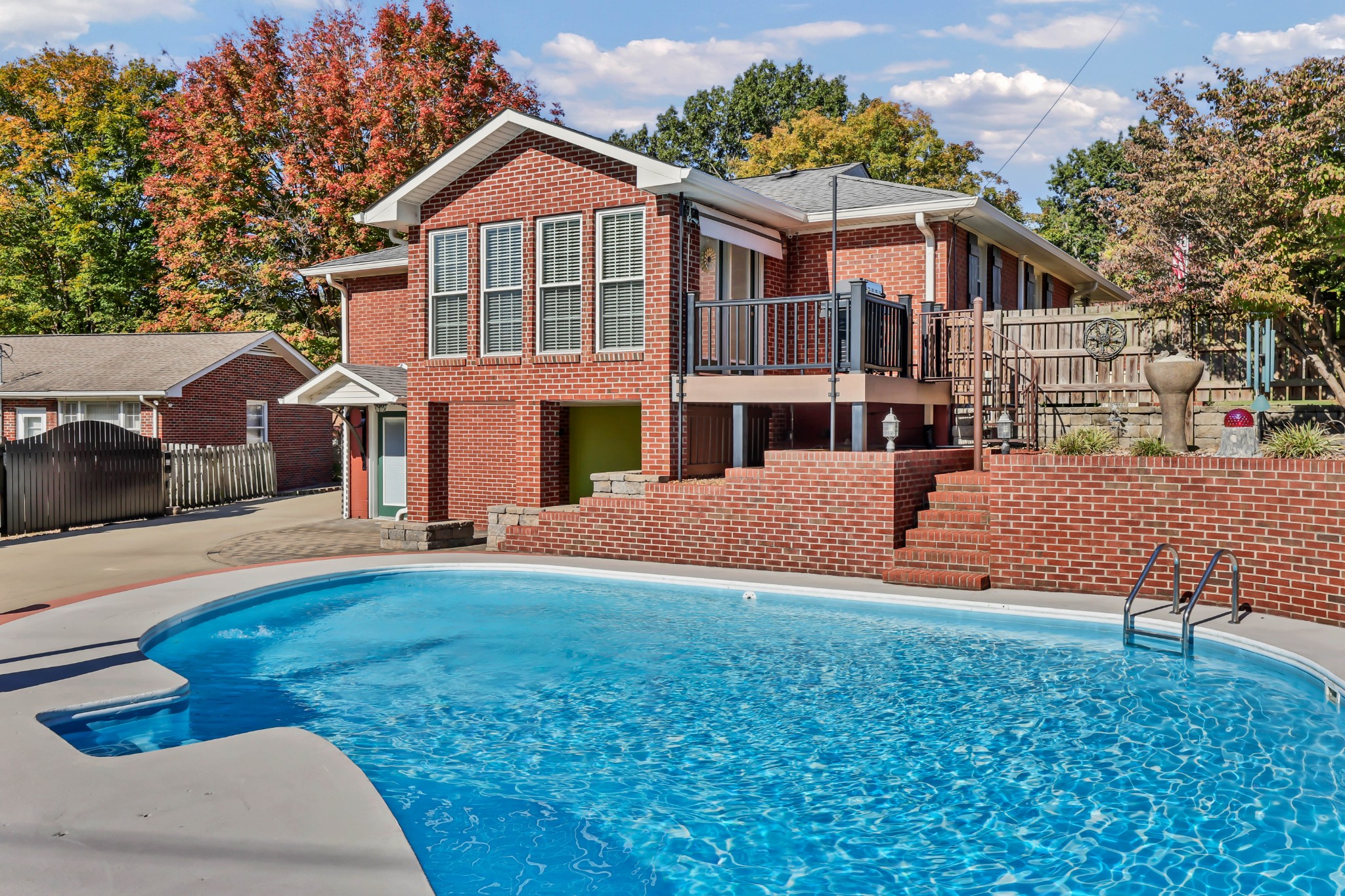 207 Paddock Rd