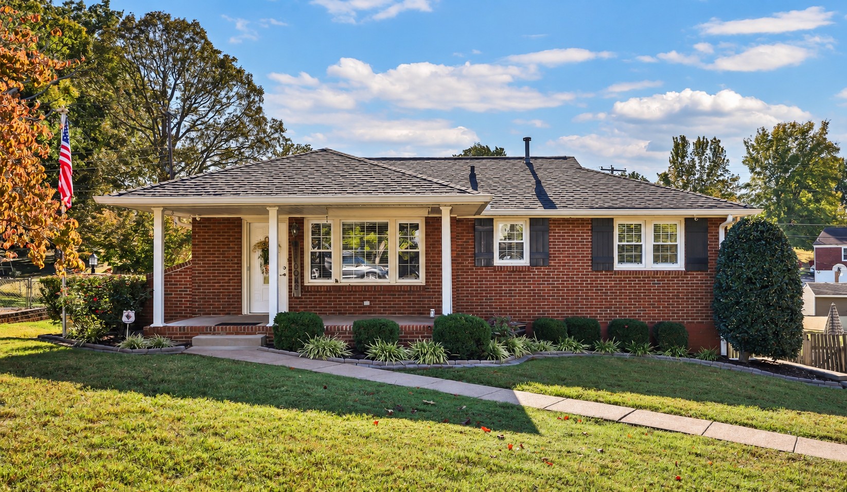 207 Paddock Rd
