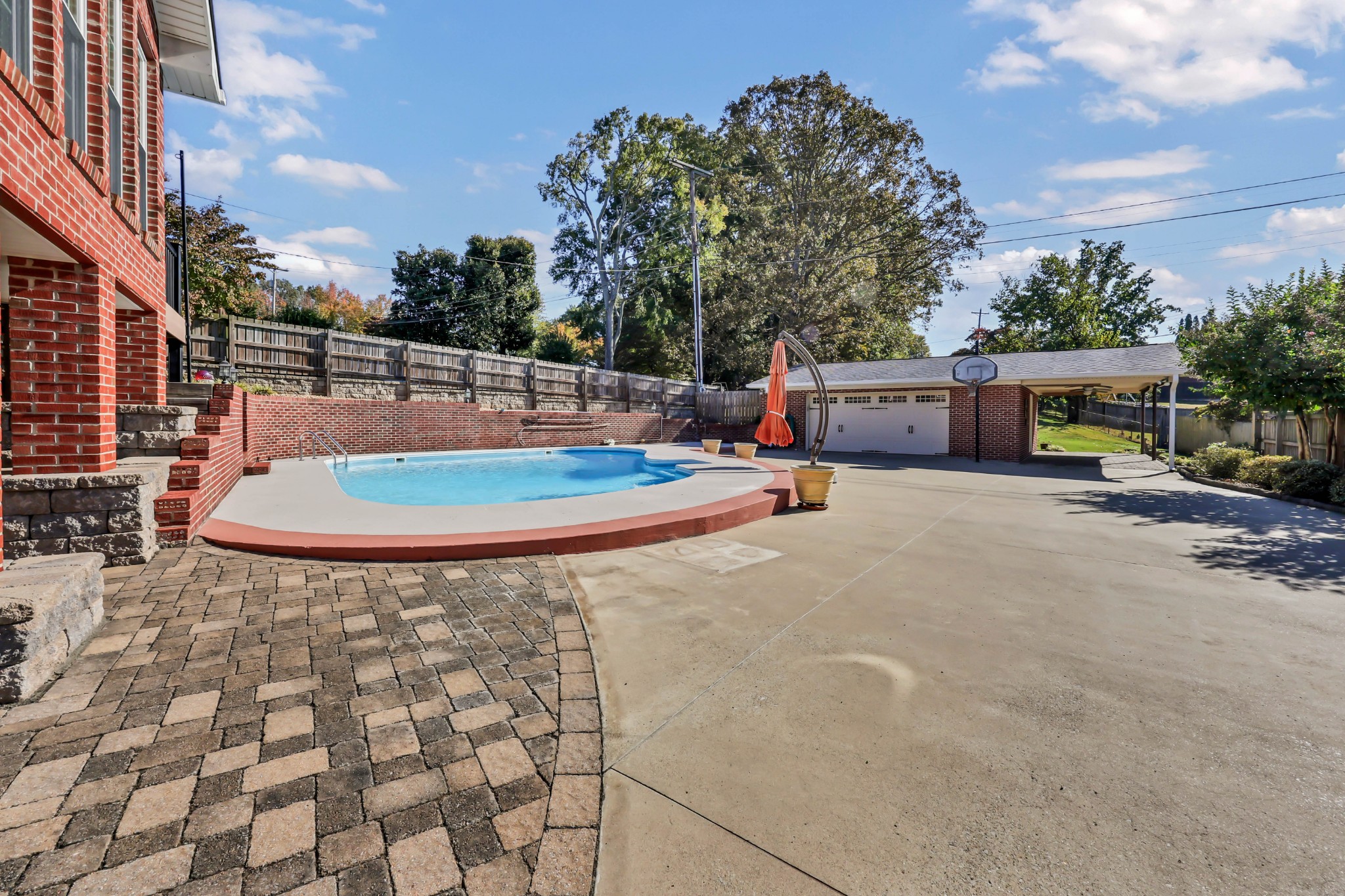 207 Paddock Rd
