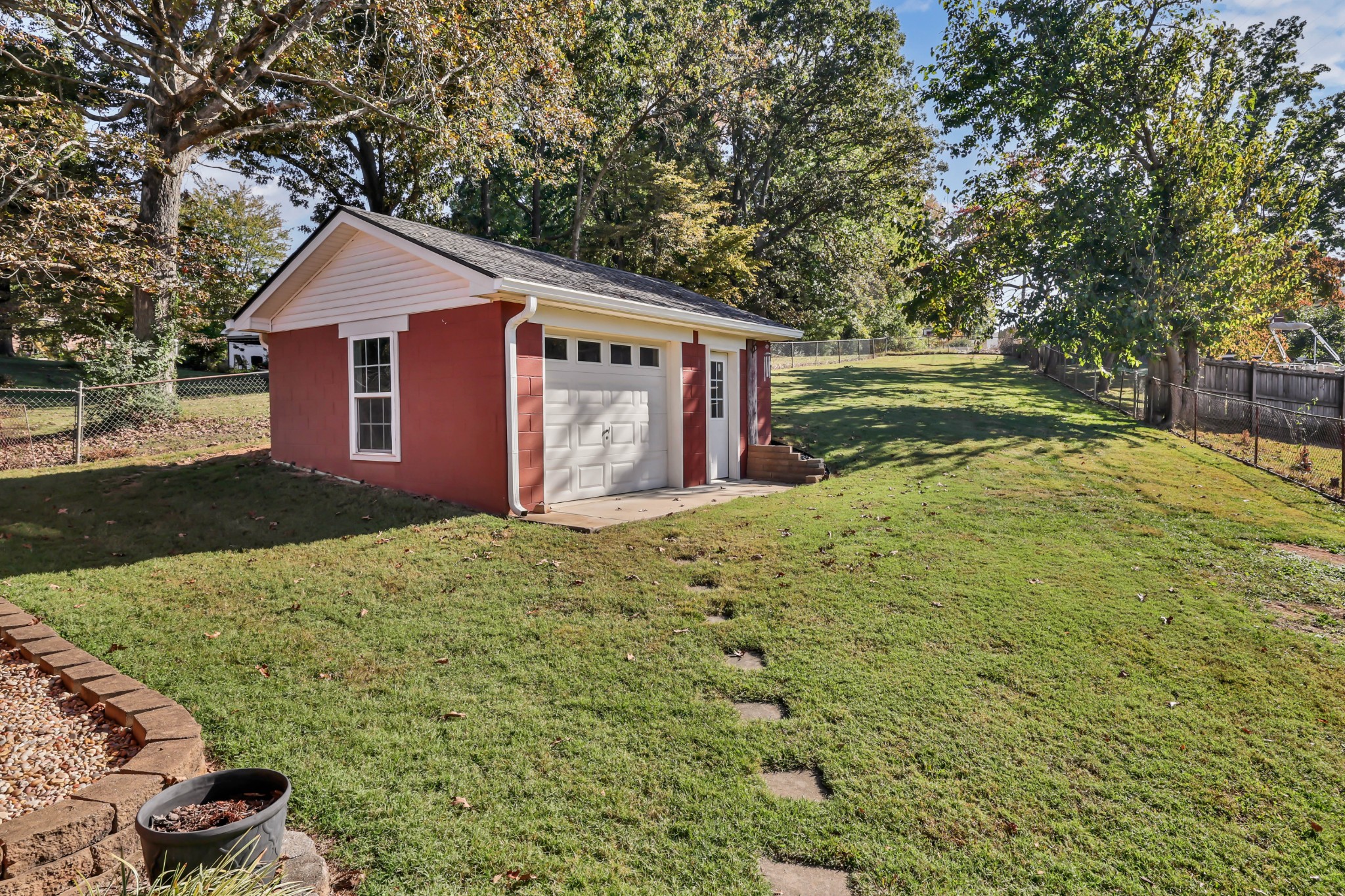 207 Paddock Rd