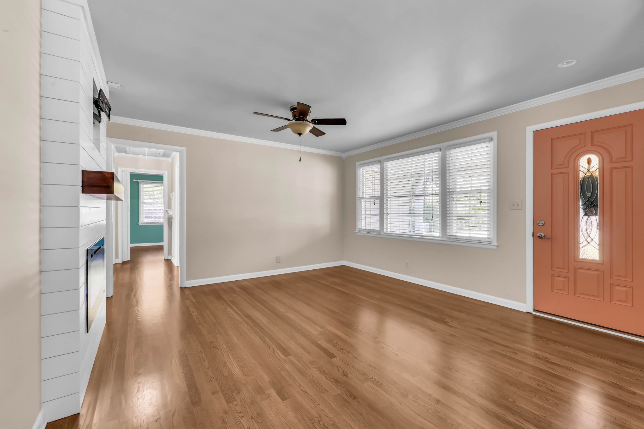 207 Paddock Rd