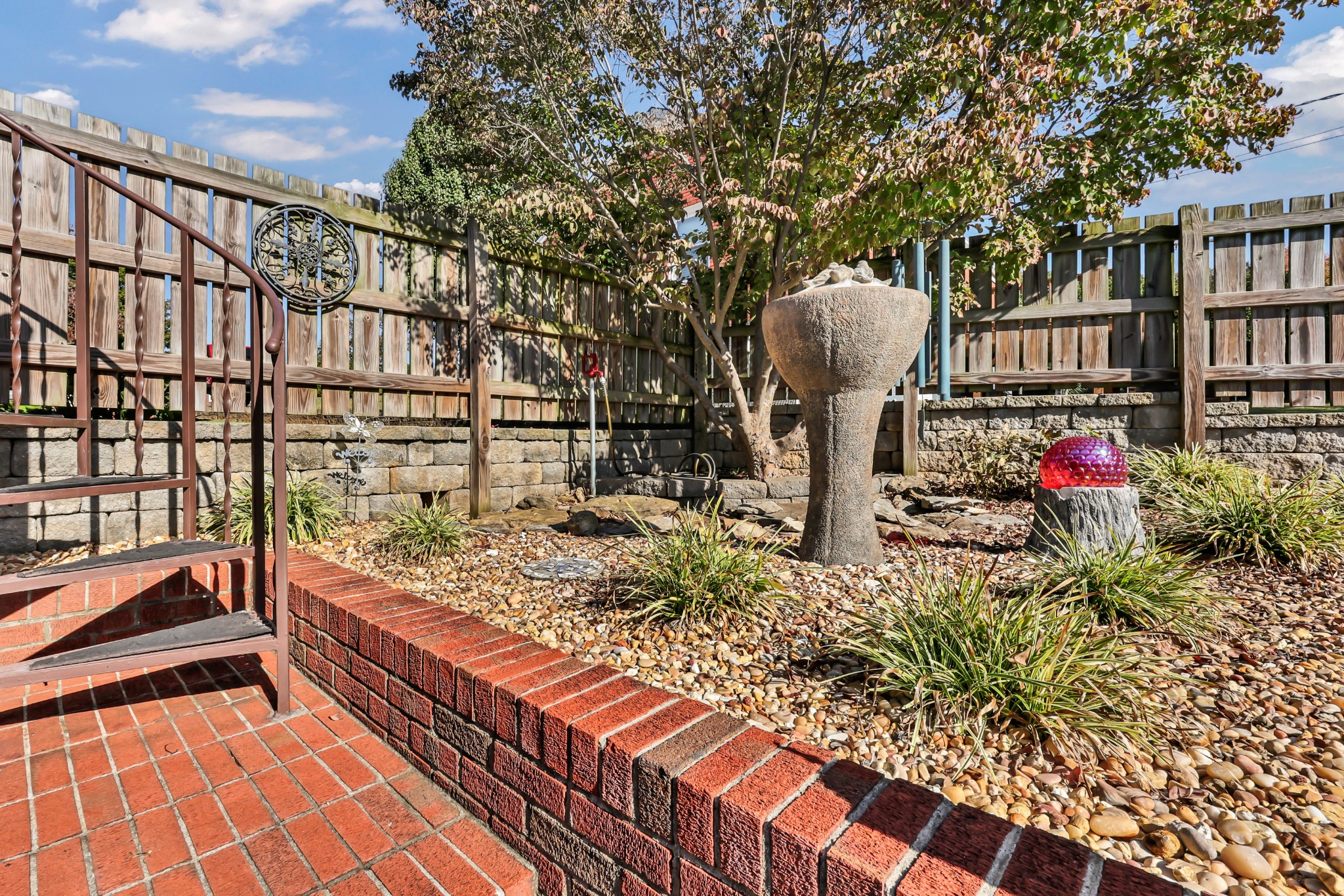 207 Paddock Rd