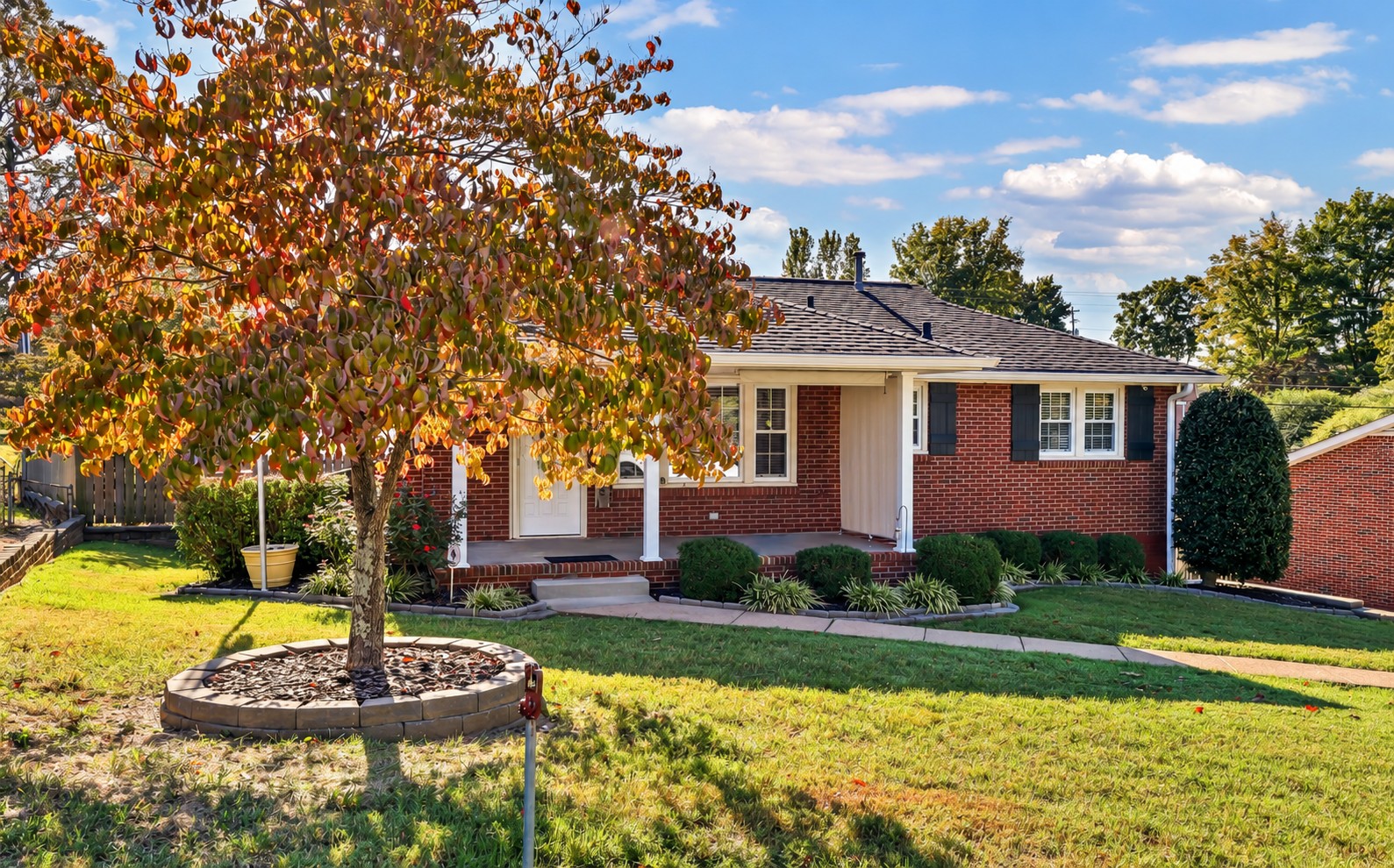 207 Paddock Rd