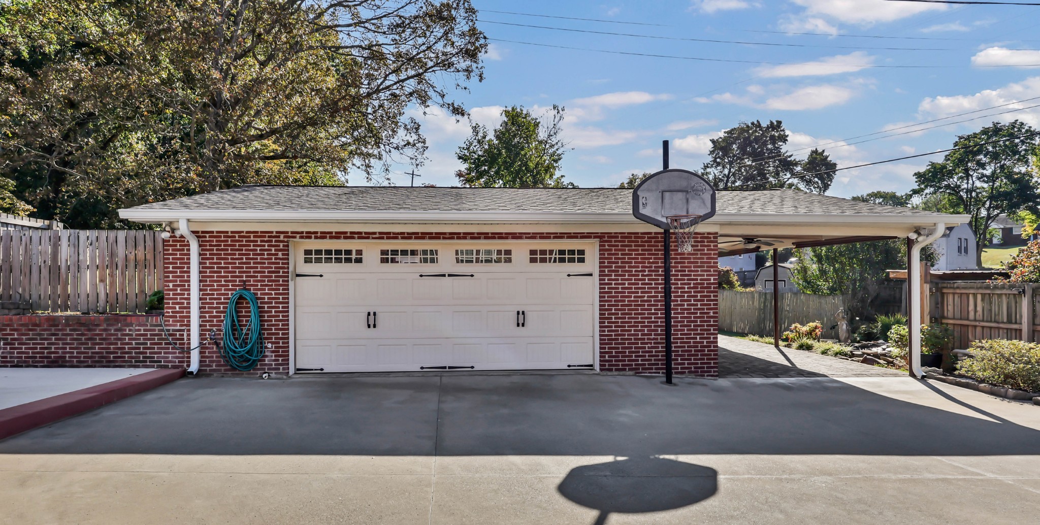 207 Paddock Rd