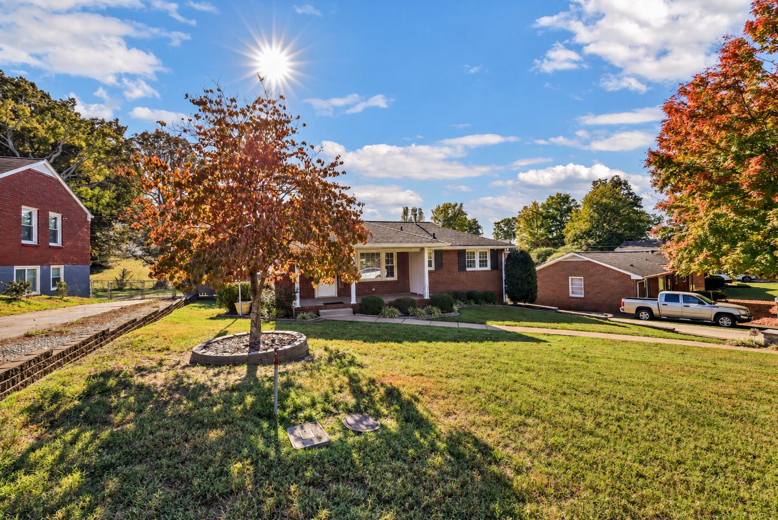 207 Paddock Rd