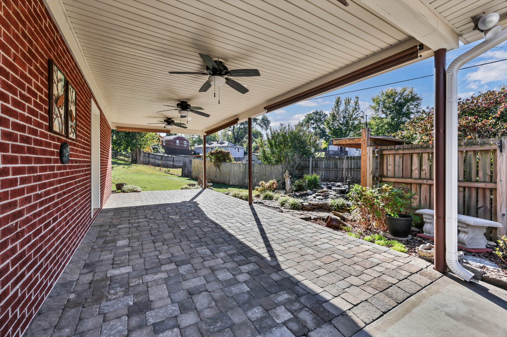 207 Paddock Rd