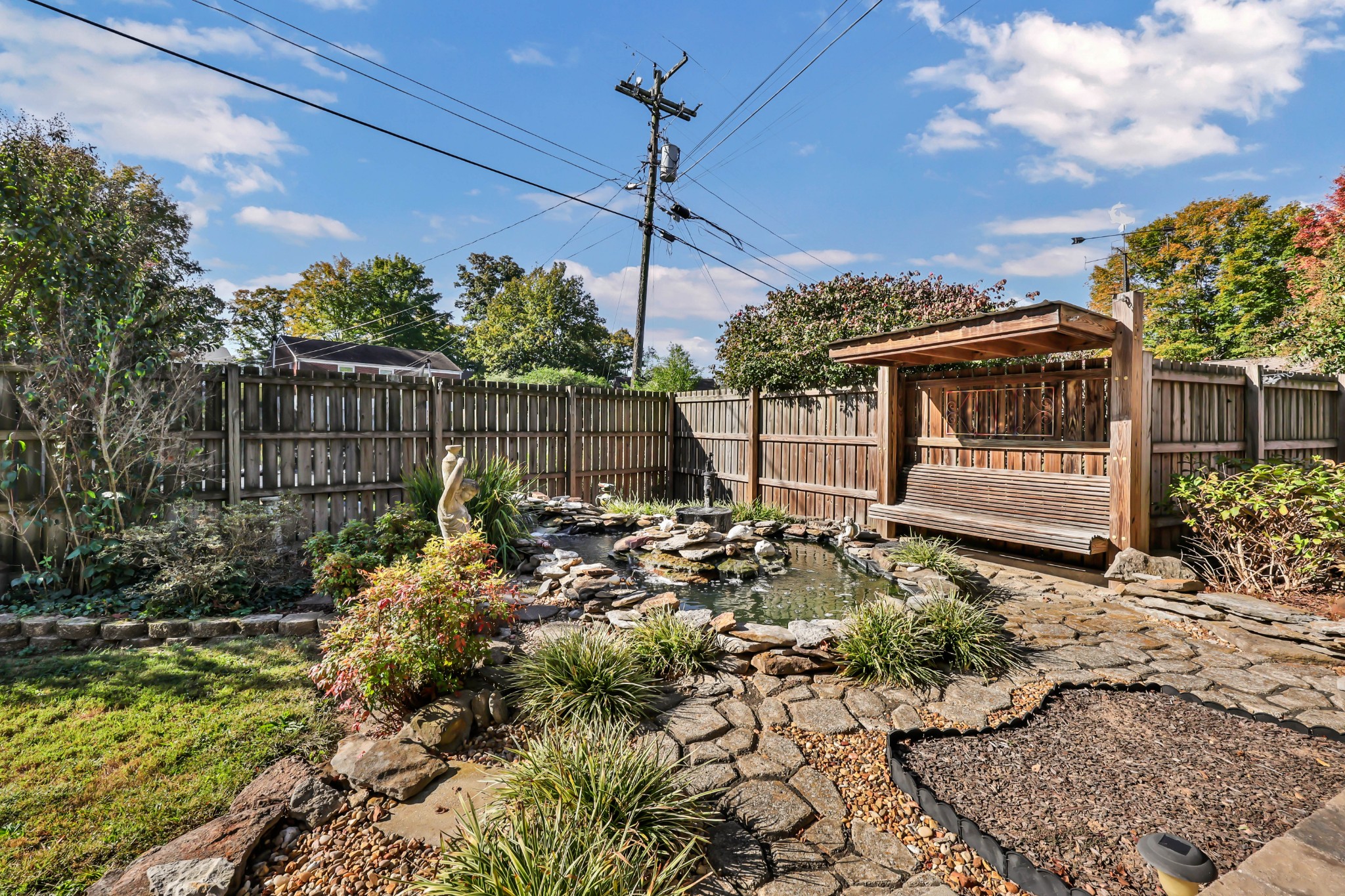 207 Paddock Rd