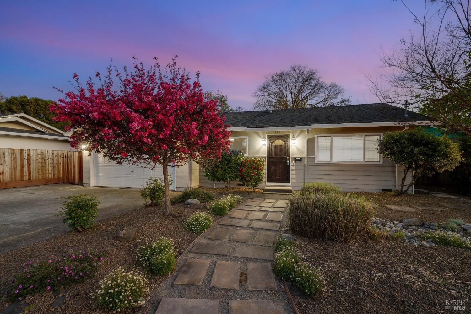 598 Cherrywood Dr