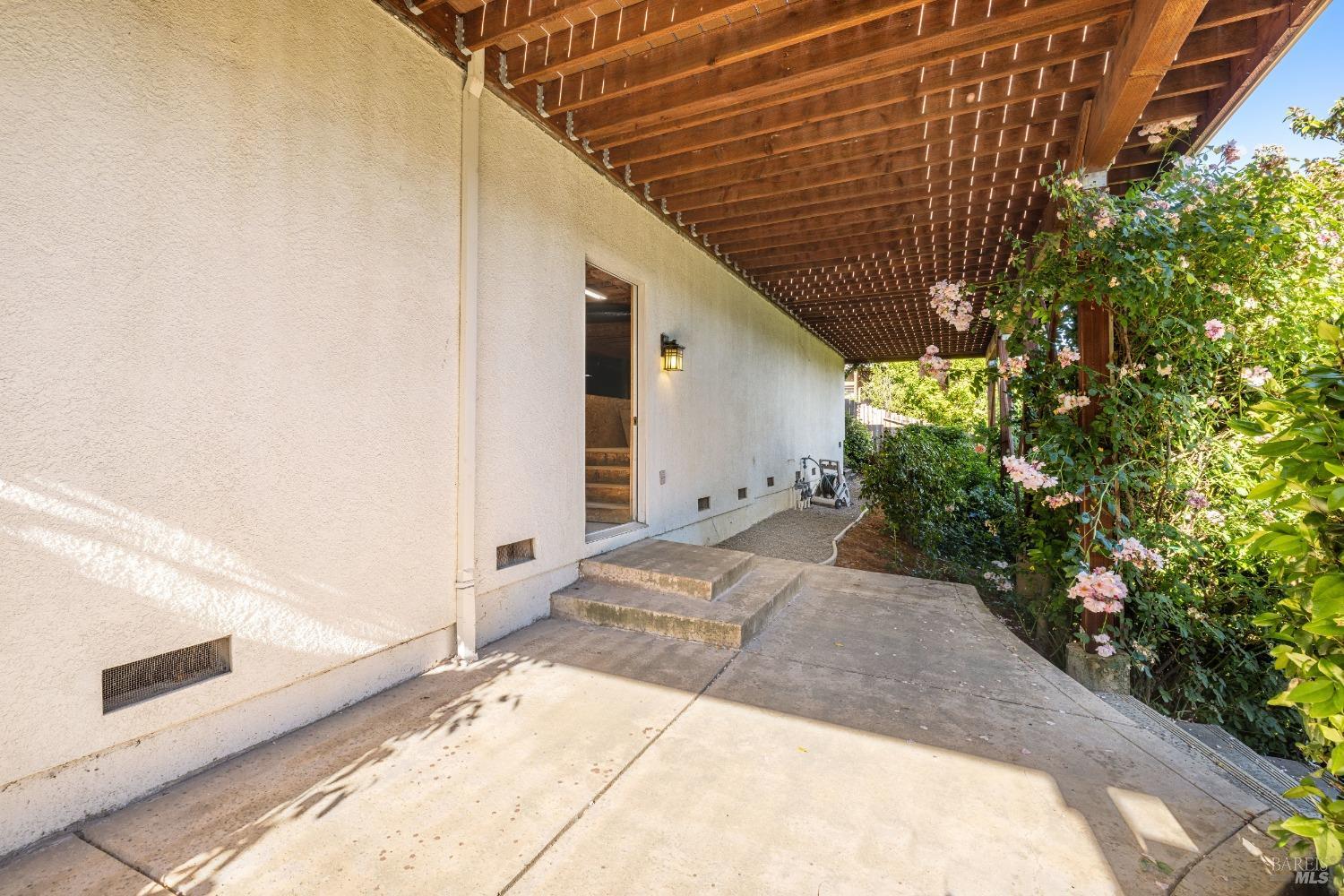 5874 Sailing Hawk Ave