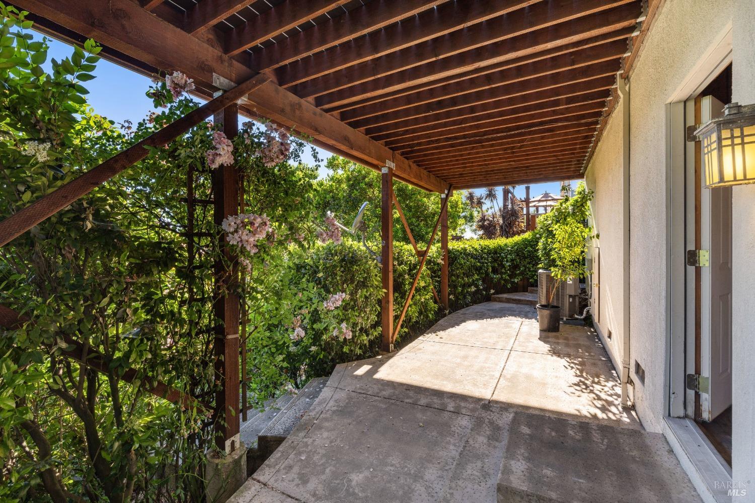 5874 Sailing Hawk Ave