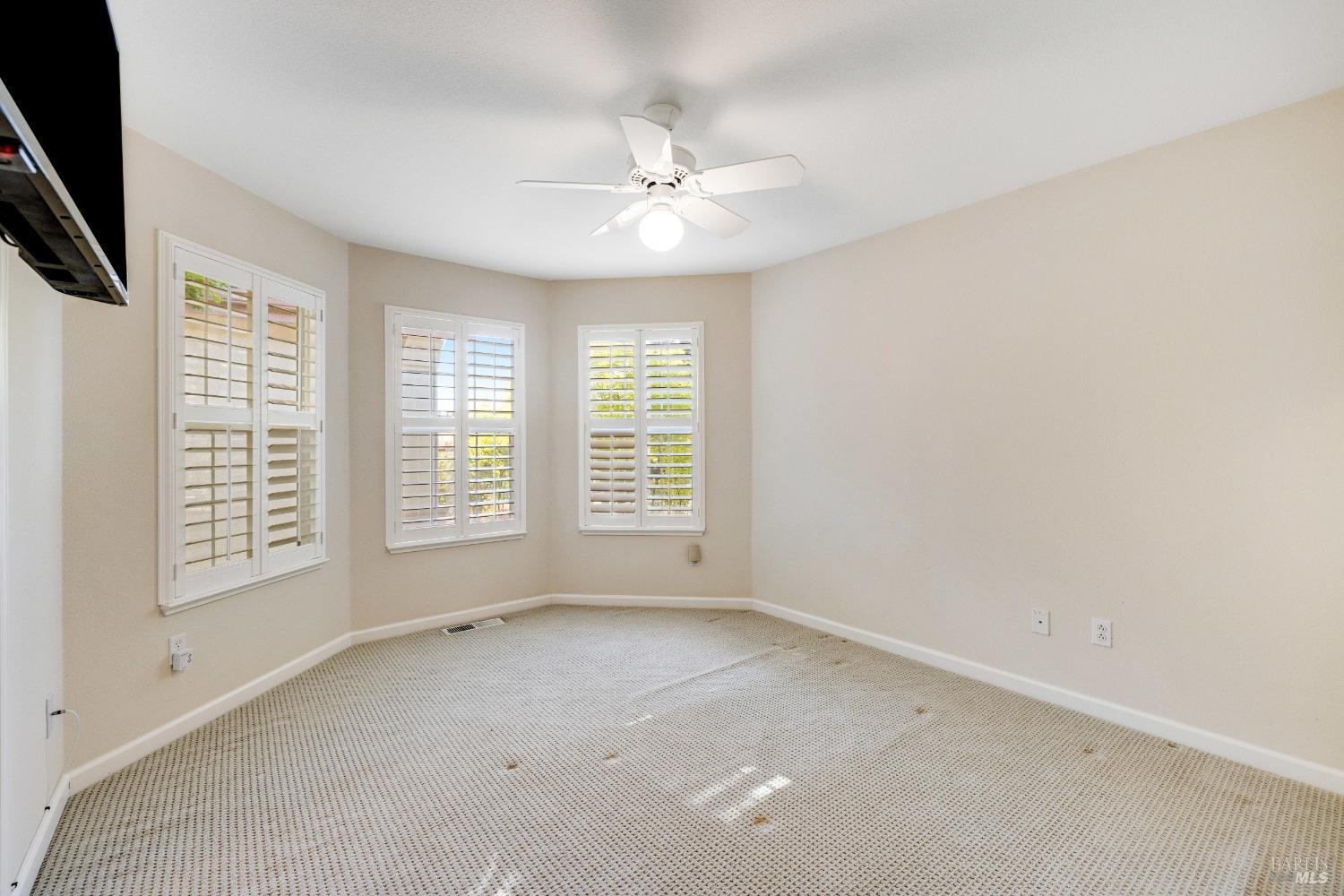 5874 Sailing Hawk Ave