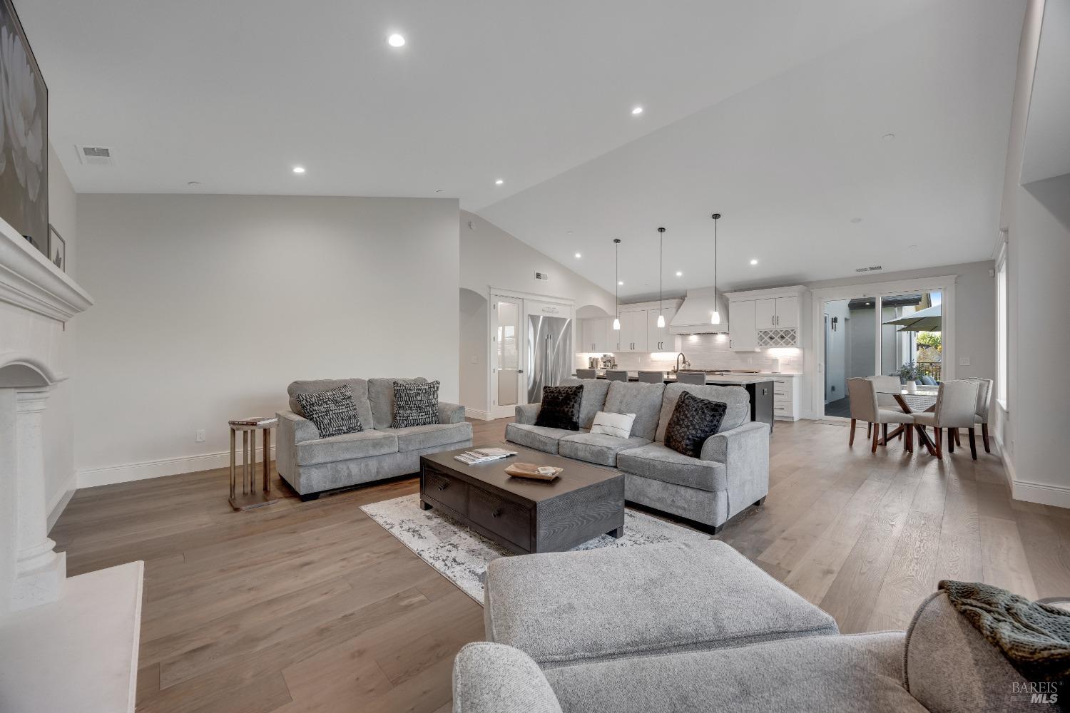 3848 Rocky Point Way