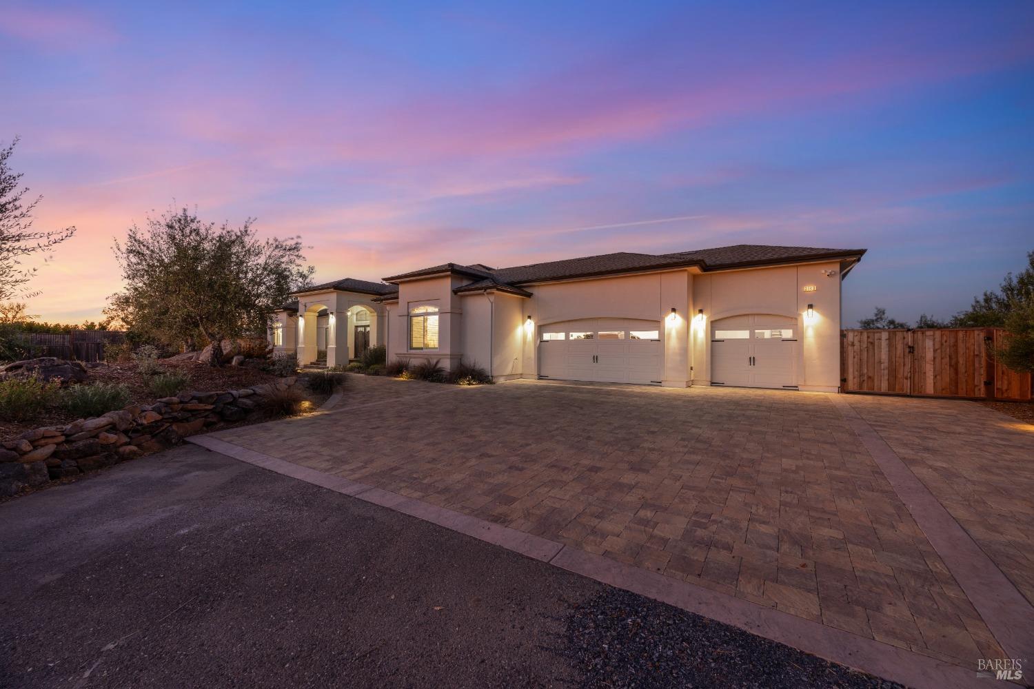 3848 Rocky Point Way