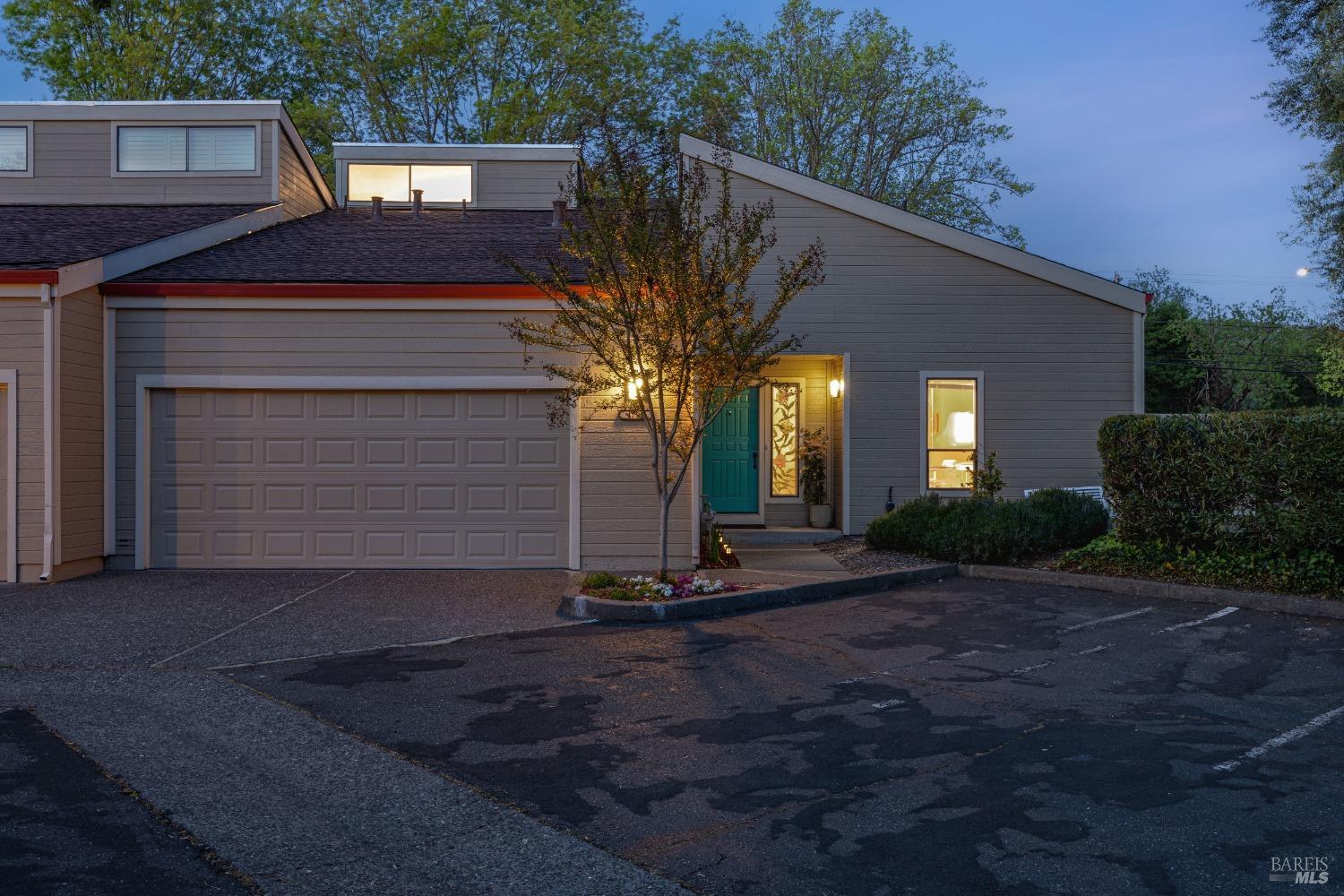 4799 Shade Tree Ln