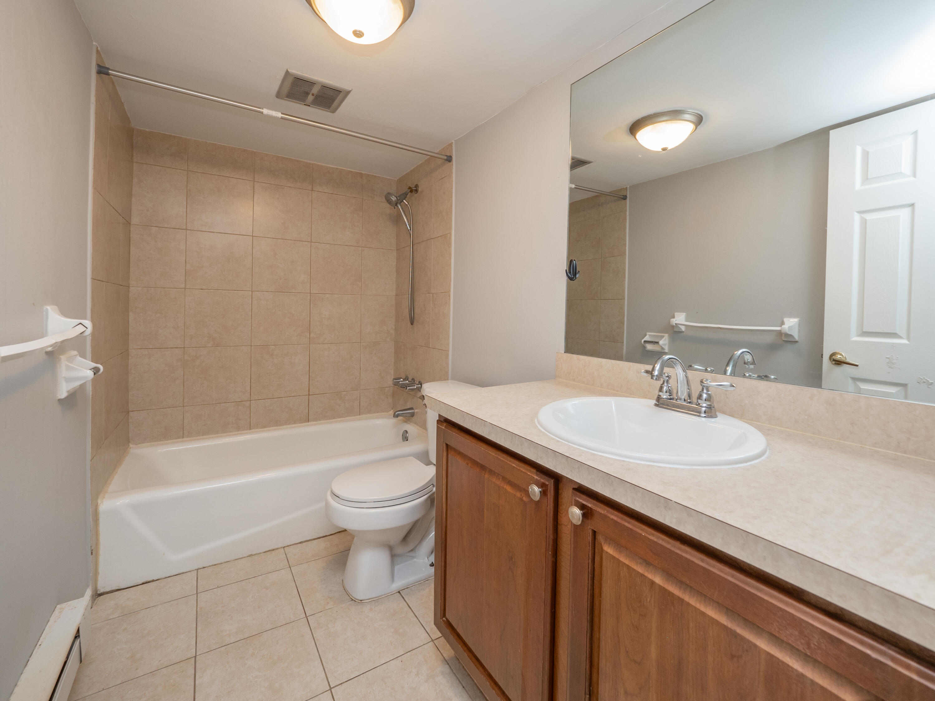 756 W Kilgore Road, 106