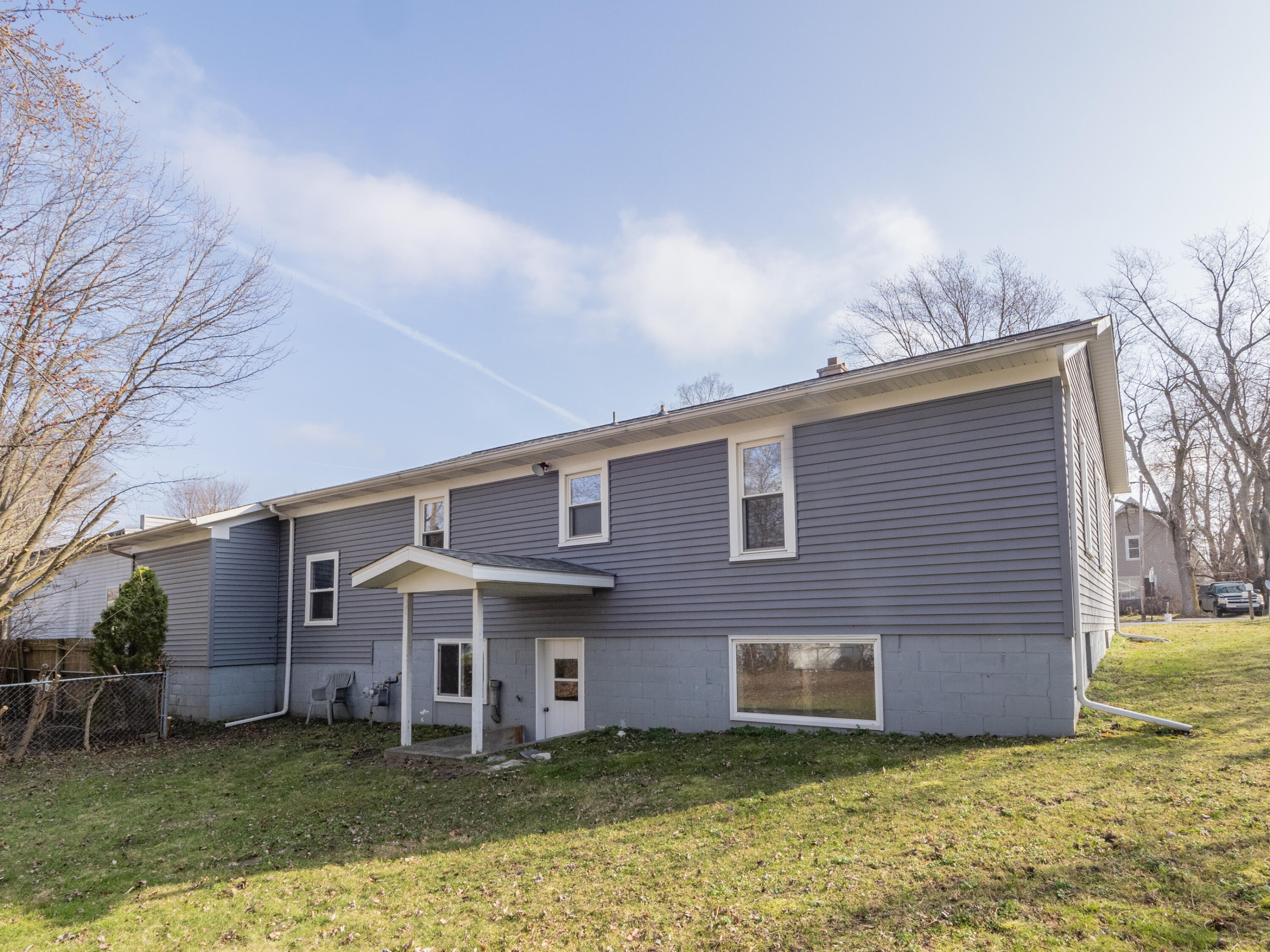 206 N Van Buren Street