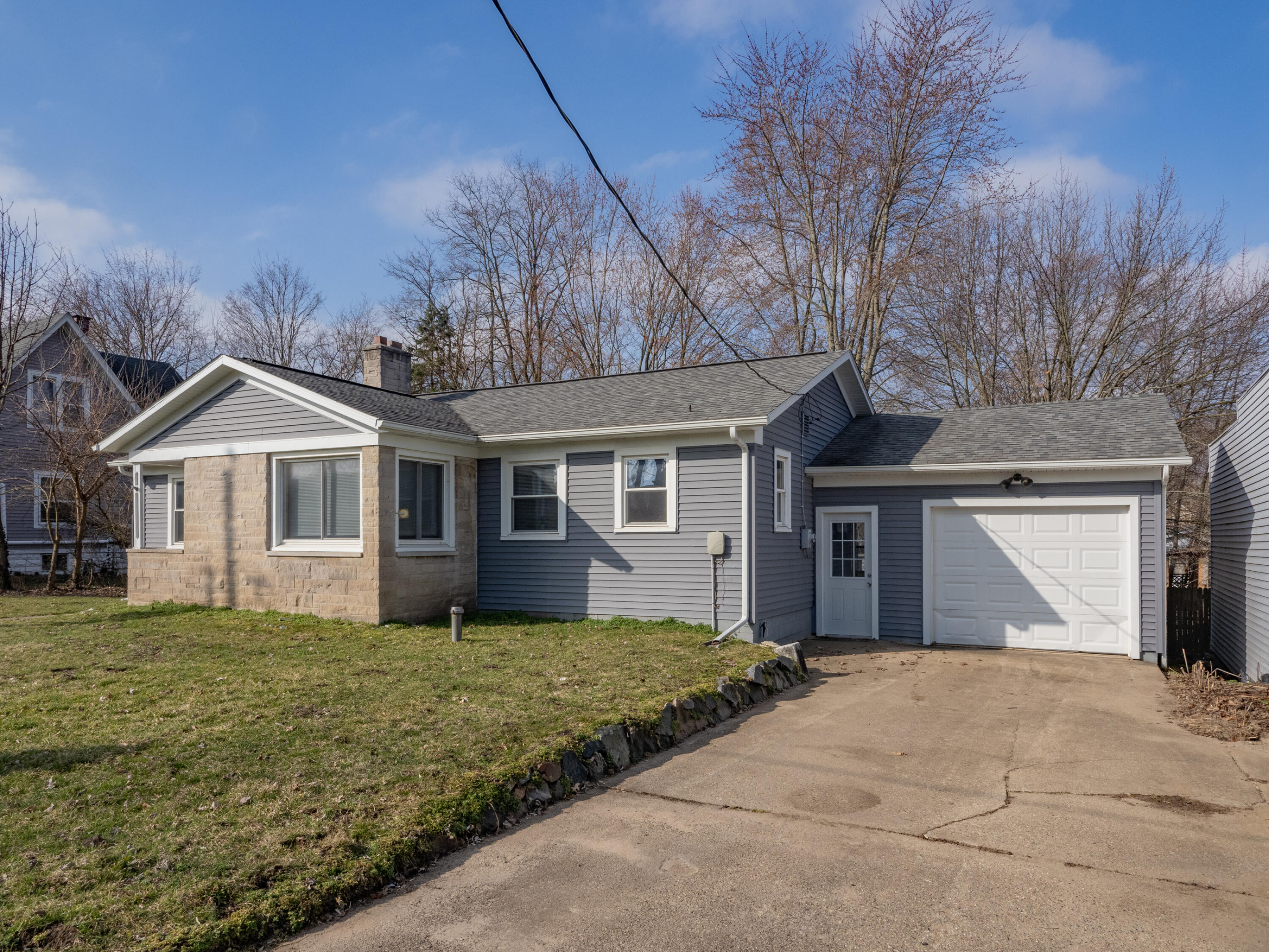 206 N Van Buren Street