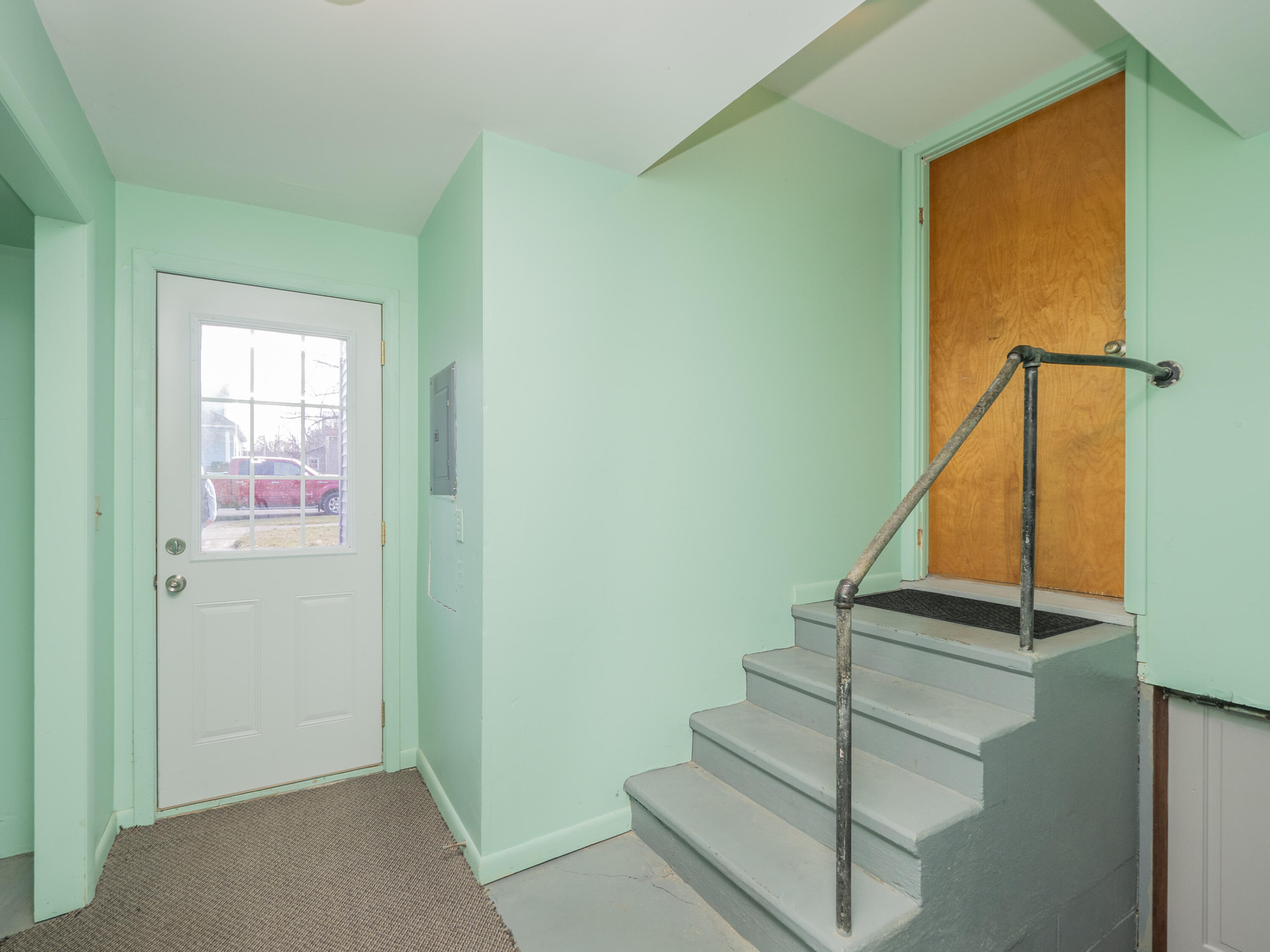 206 N Van Buren Street