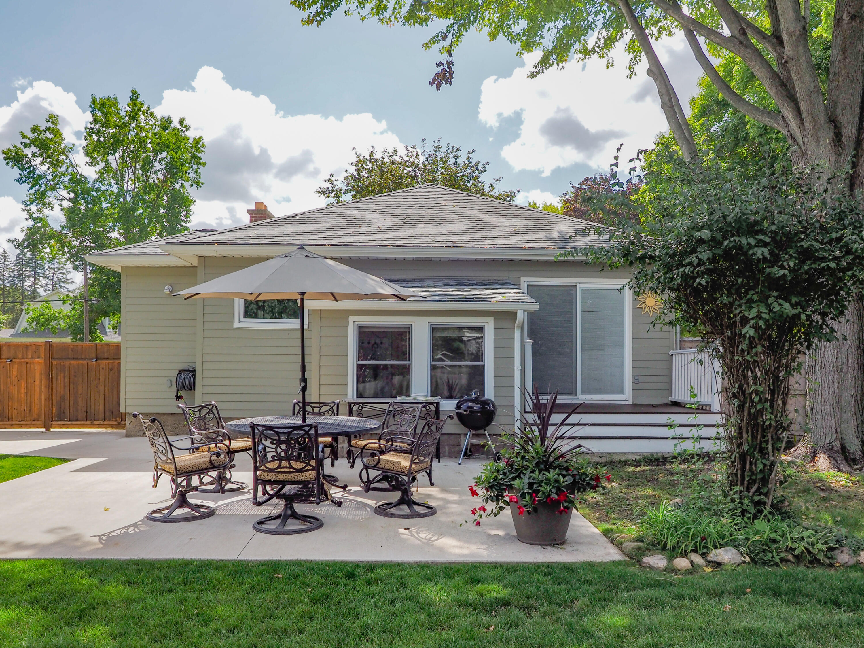 414 W Franklin Street