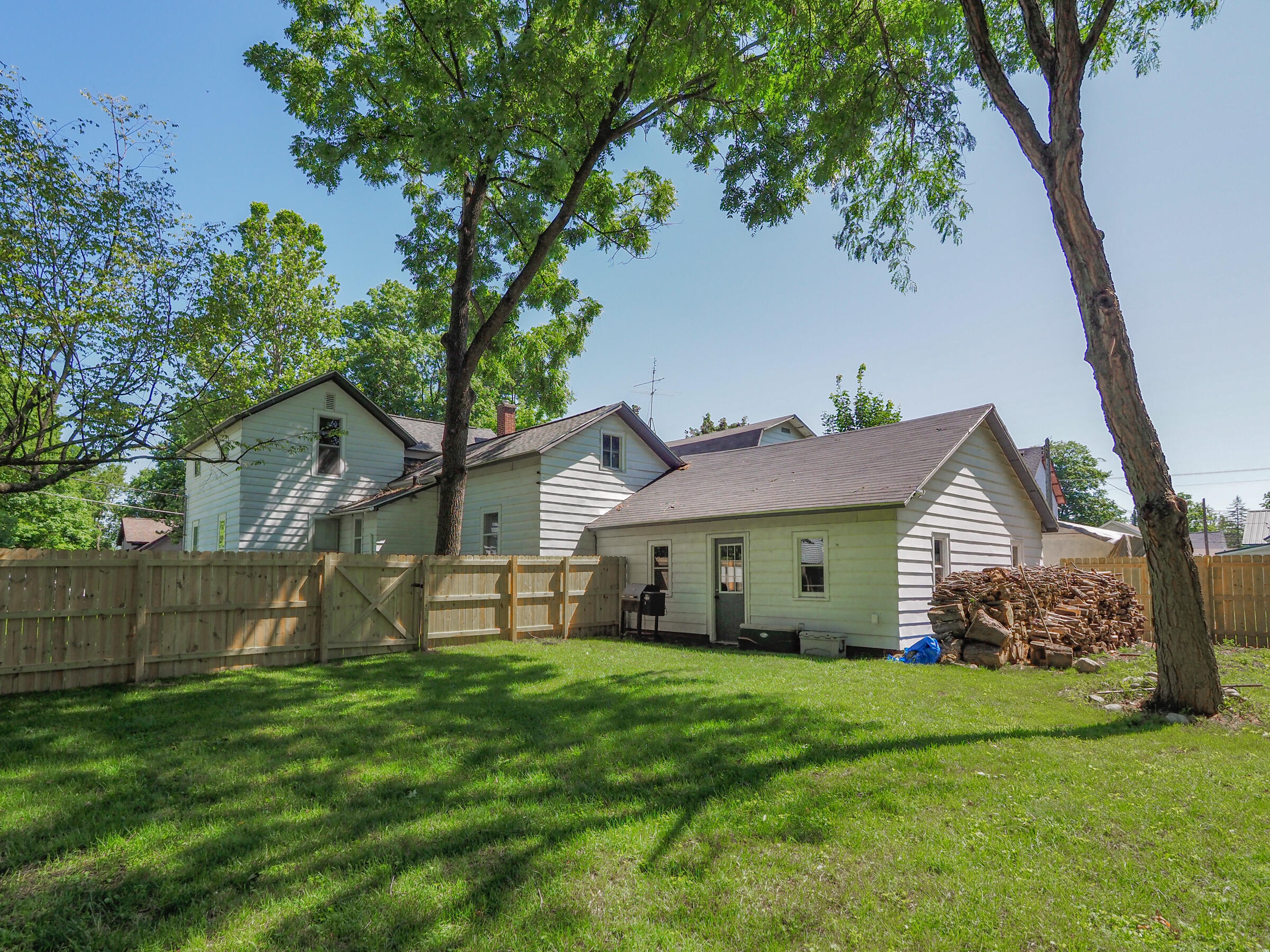 109 W St Joseph Street