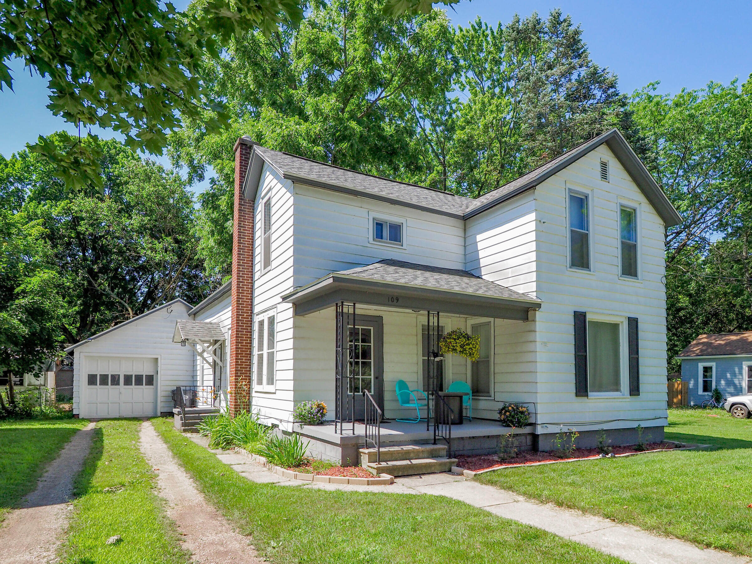 109 W St Joseph Street