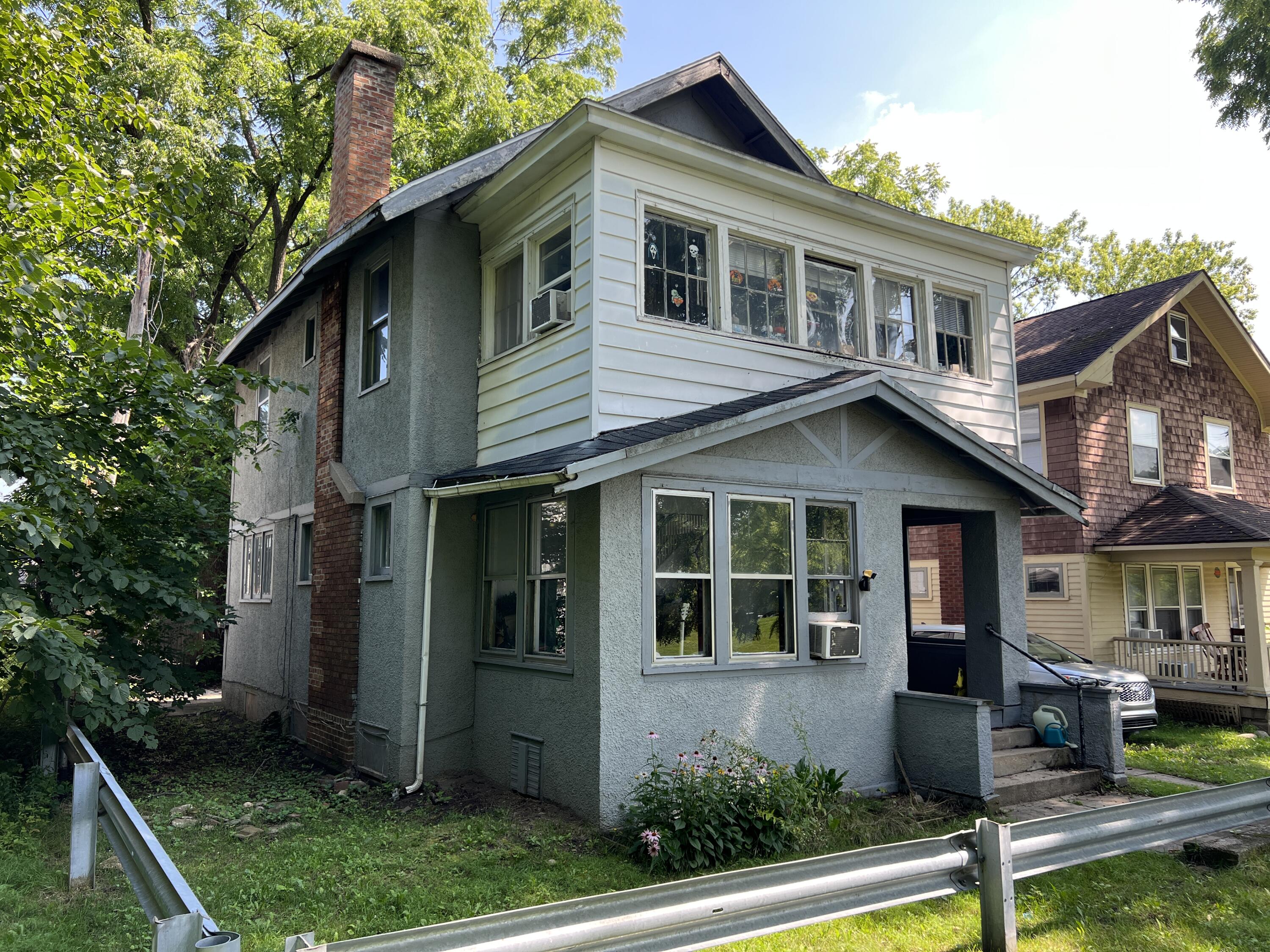 916 Lee Barton Court