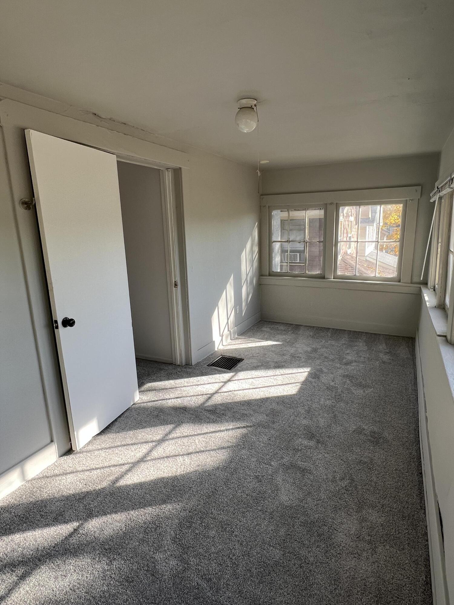 916 Lee Barton Court