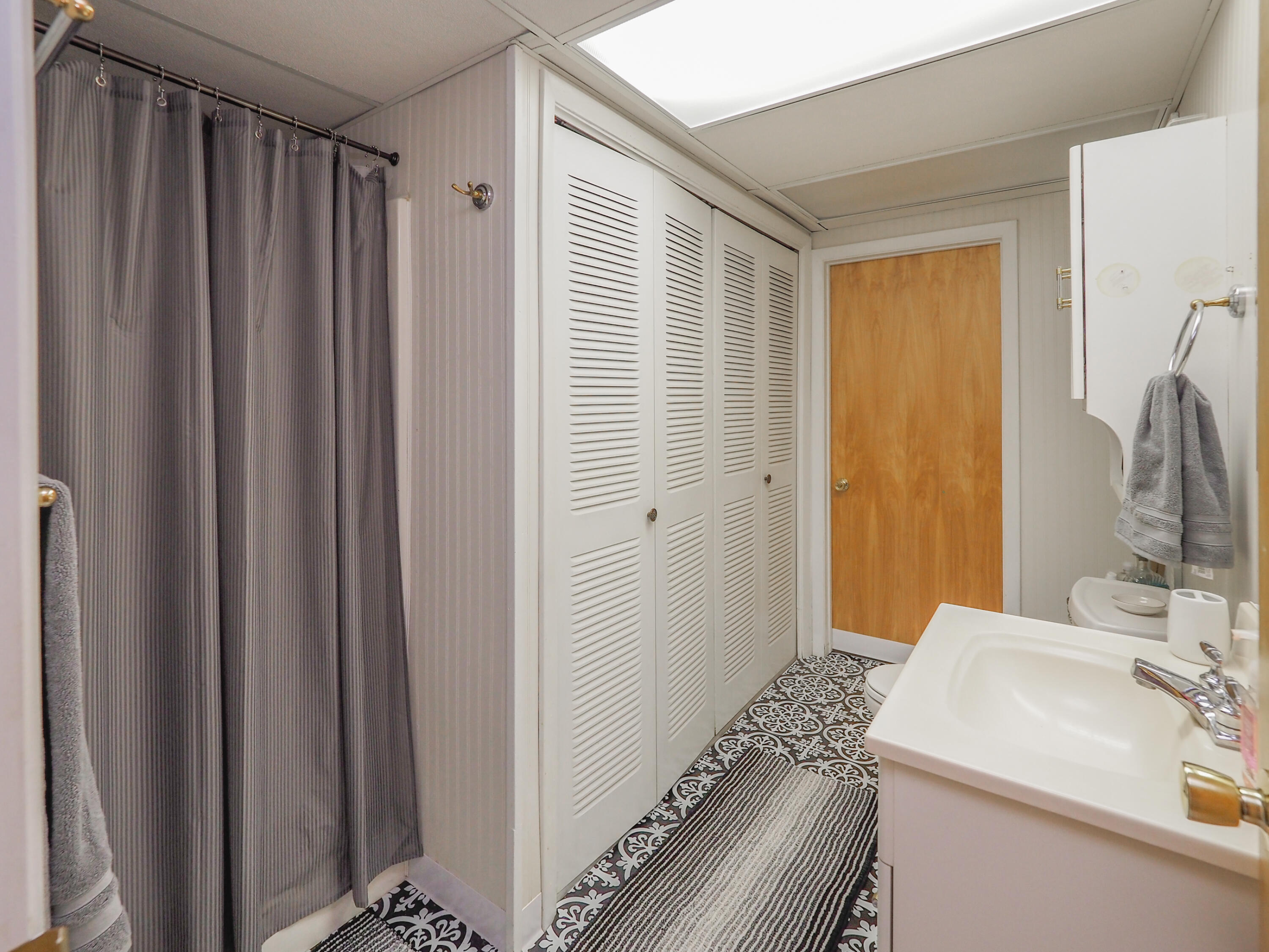 2409 Ridgefield Road