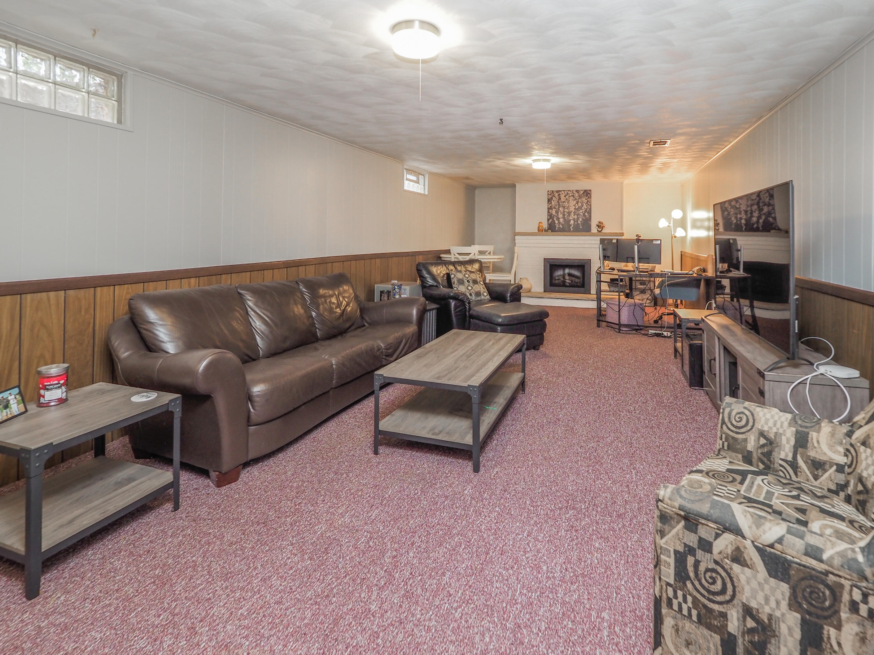 2409 Ridgefield Road