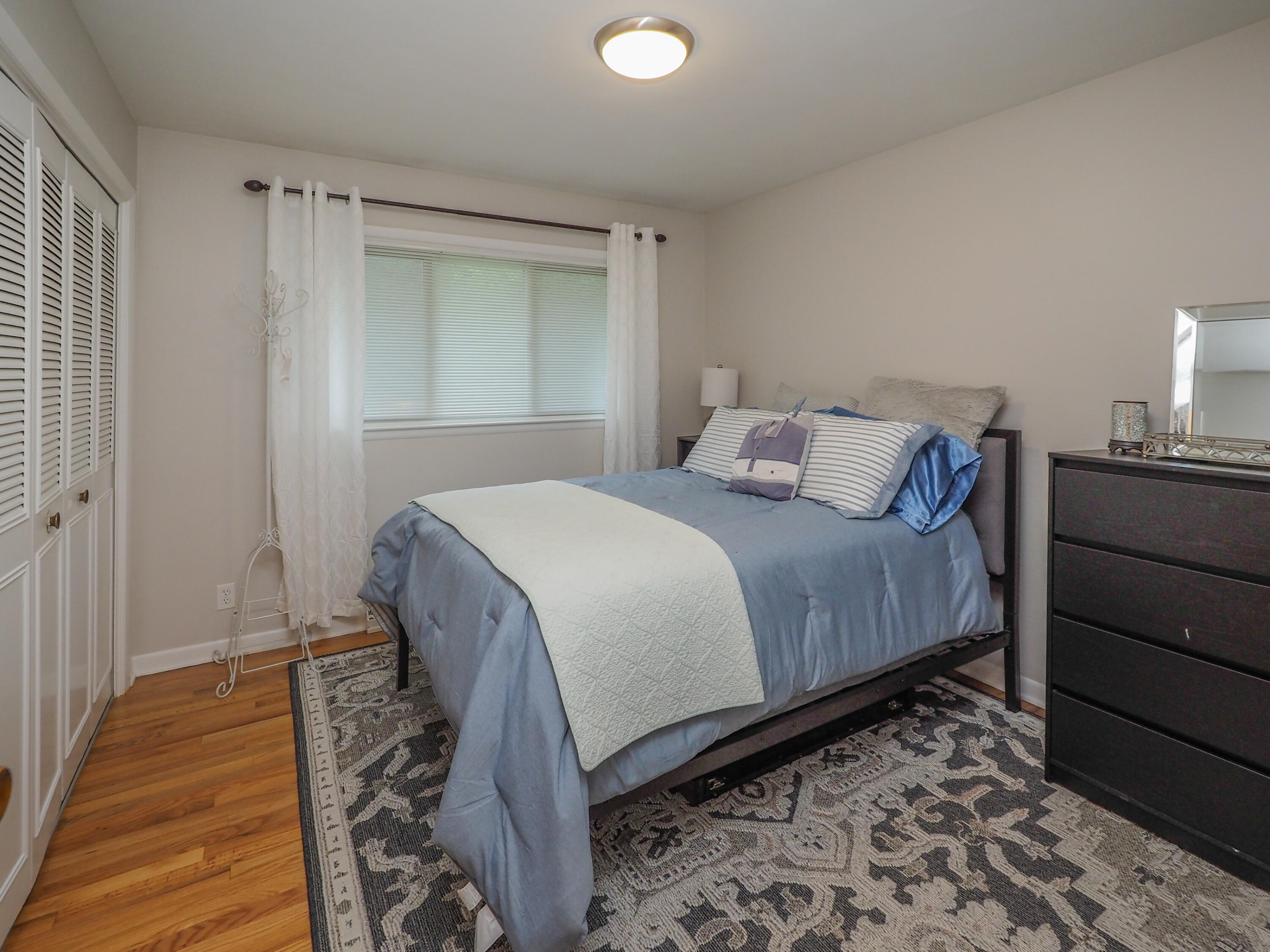 2409 Ridgefield Road