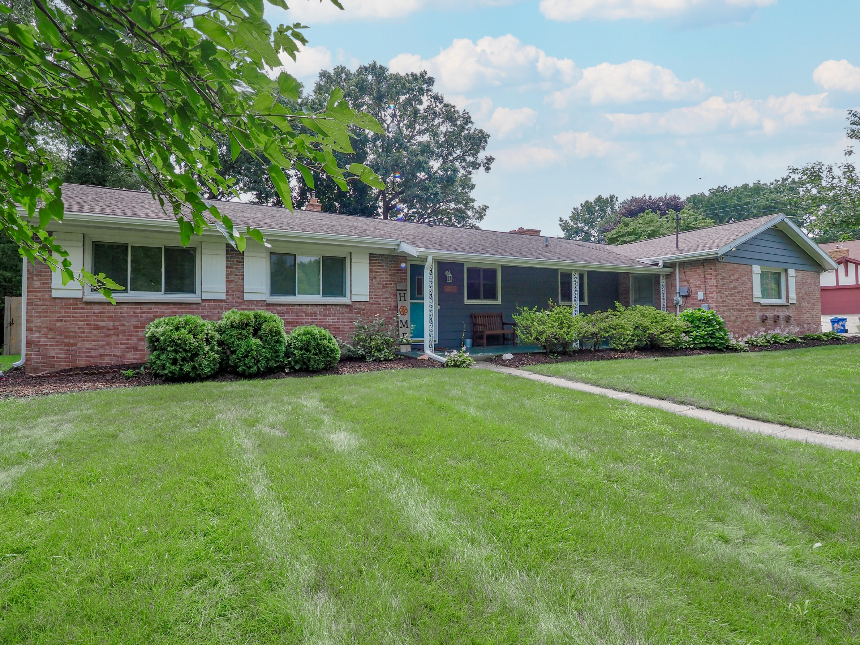 2409 Ridgefield Road