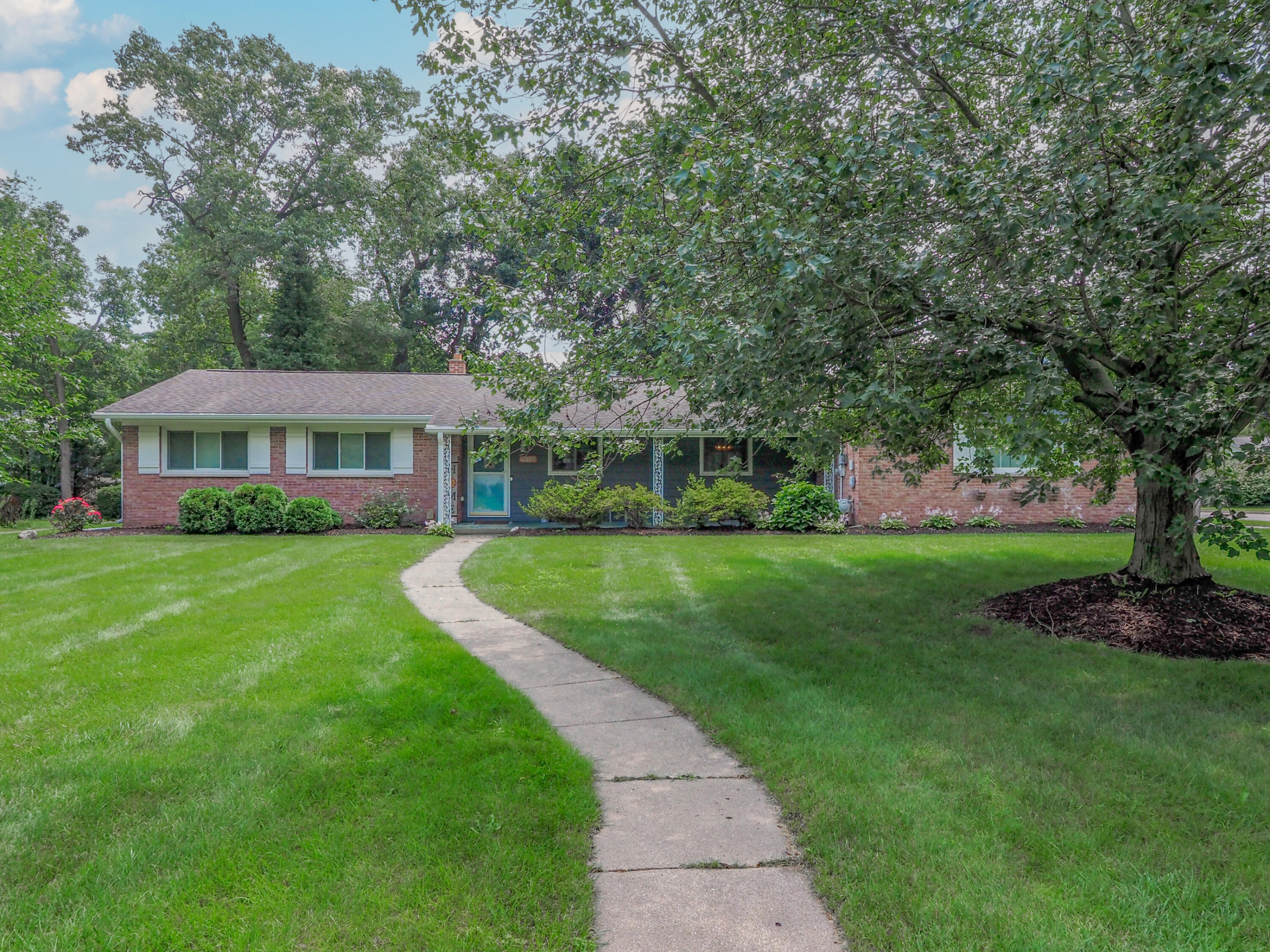 2409 Ridgefield Road