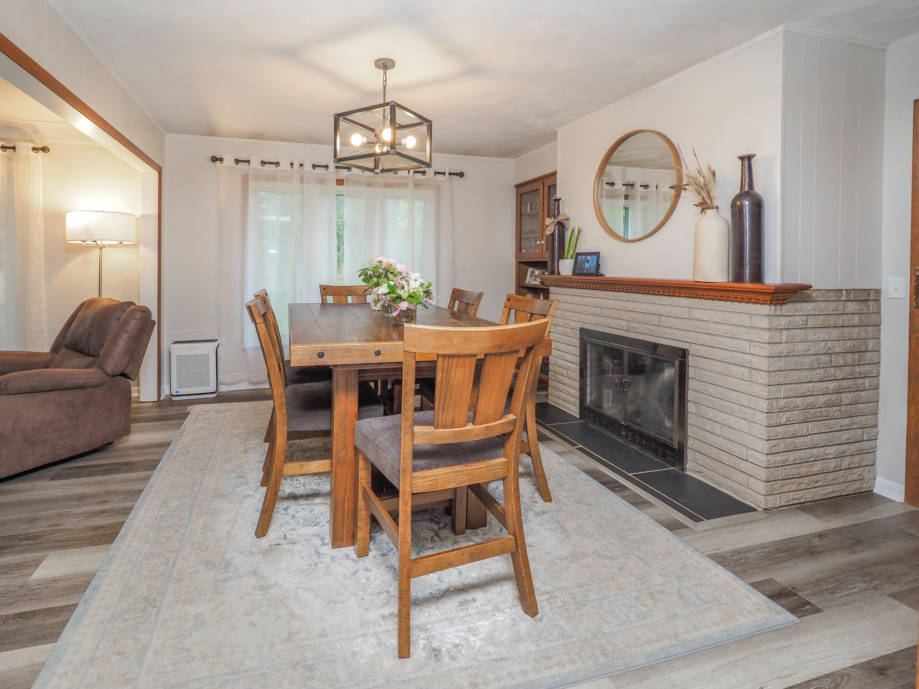 2409 Ridgefield Road