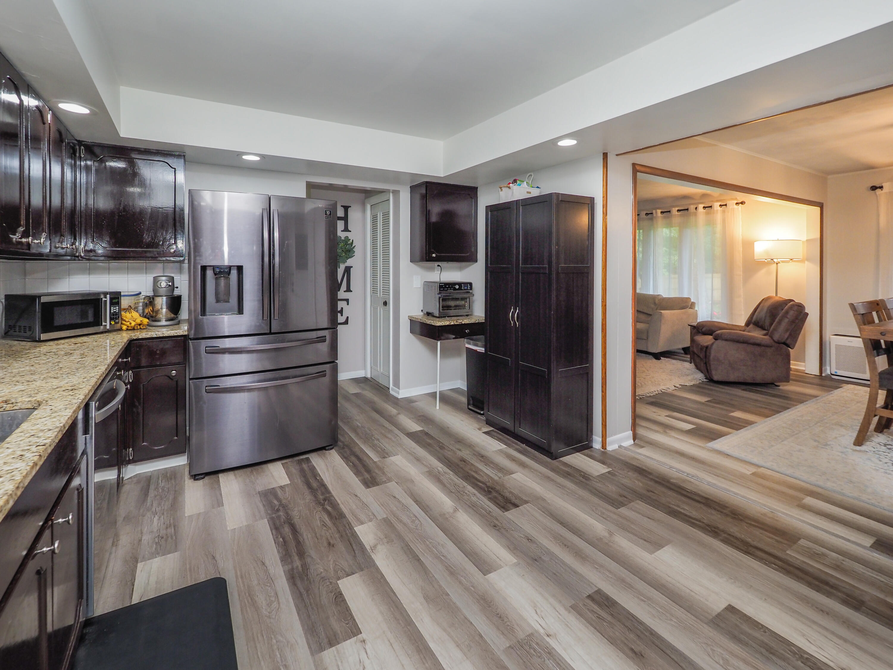 2409 Ridgefield Road