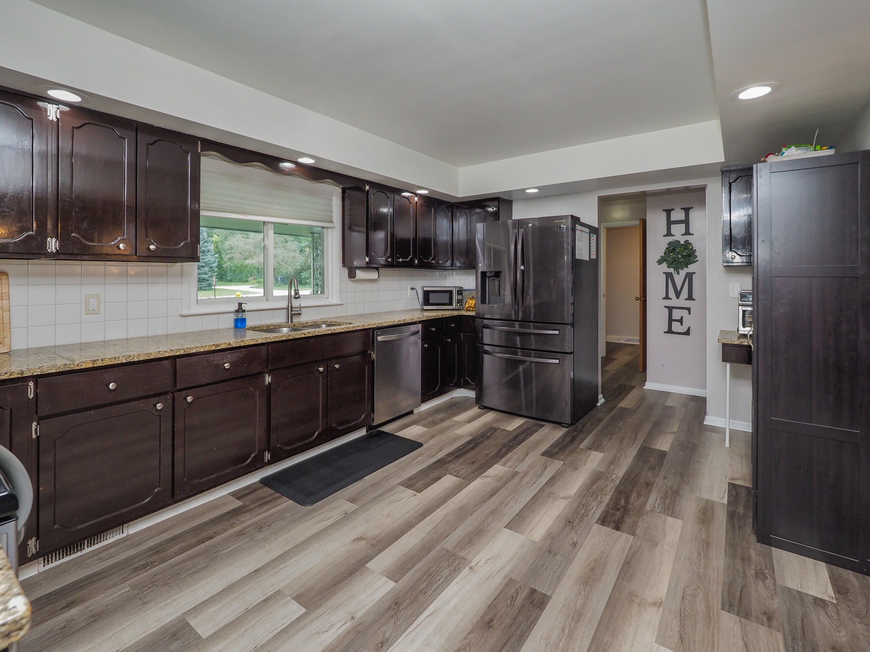 2409 Ridgefield Road