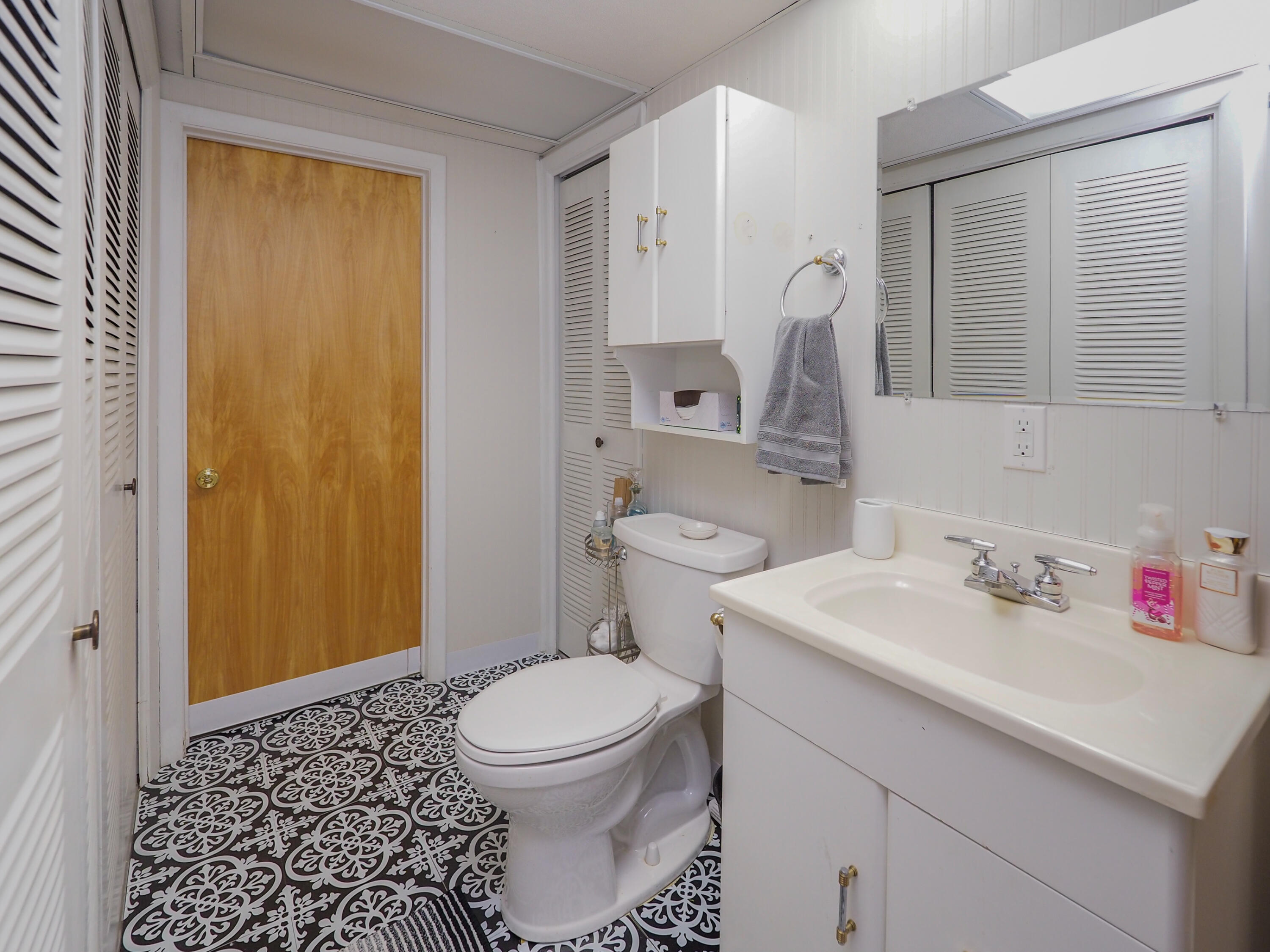 2409 Ridgefield Road