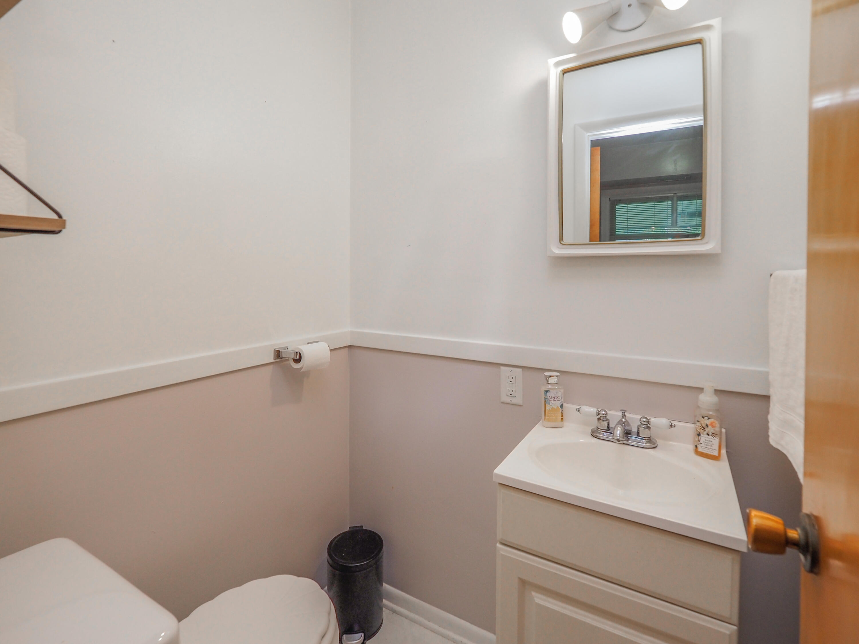 2409 Ridgefield Road