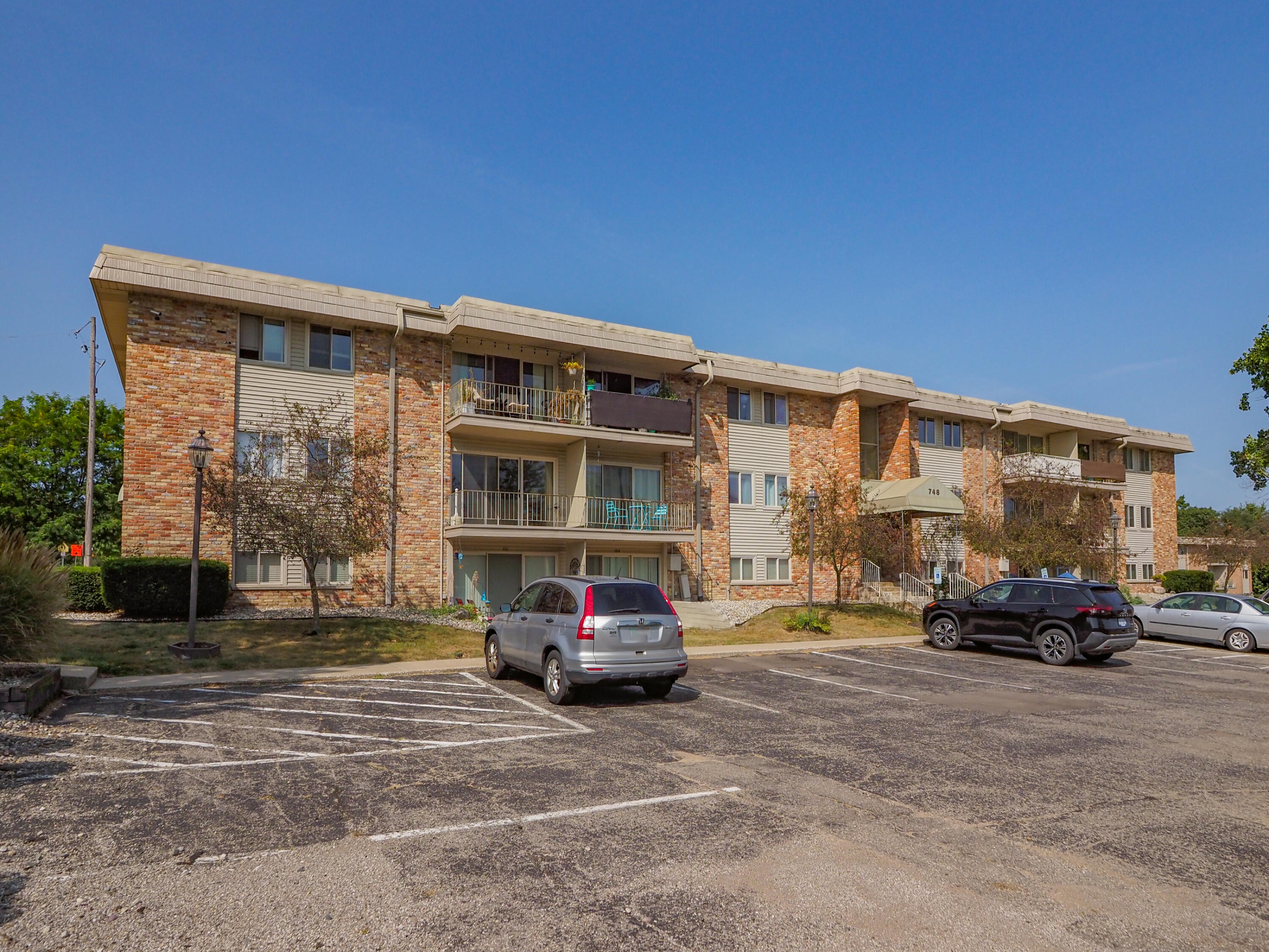 748 W Kilgore Road, 306