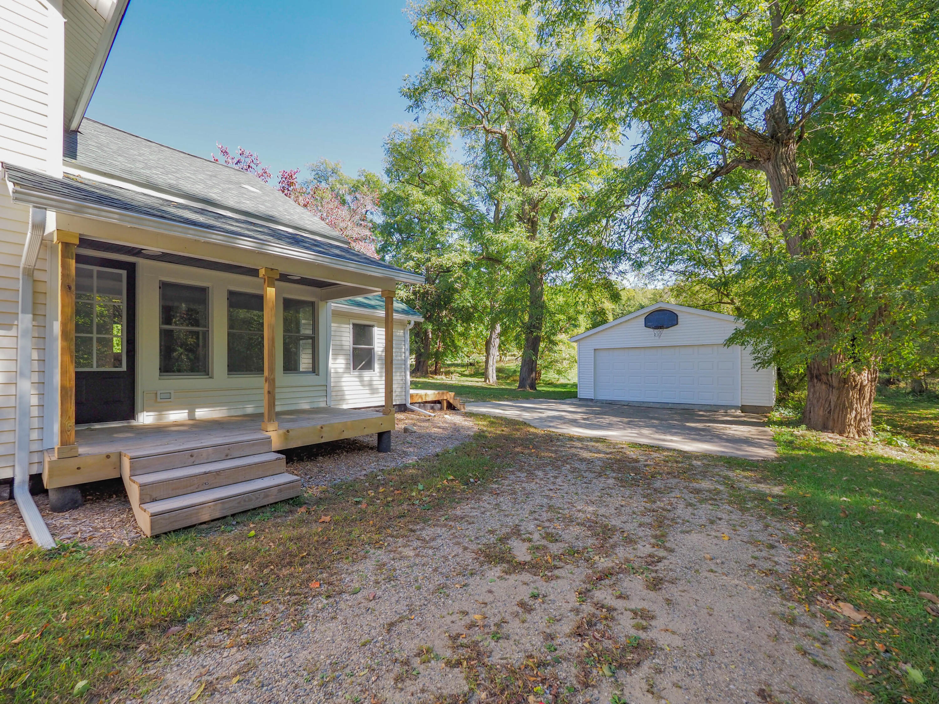 8750 N Riverview Drive