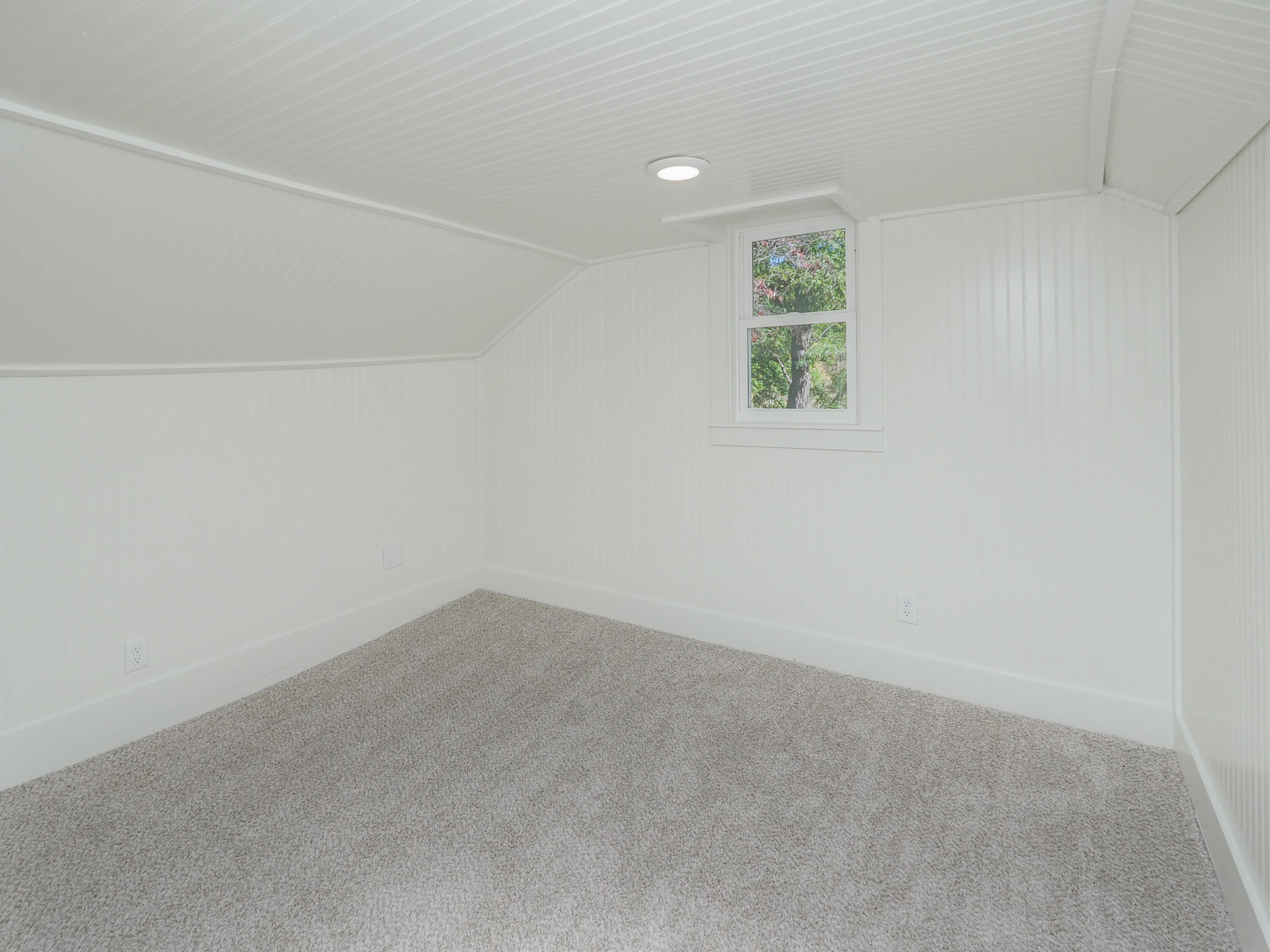 8750 N Riverview Drive