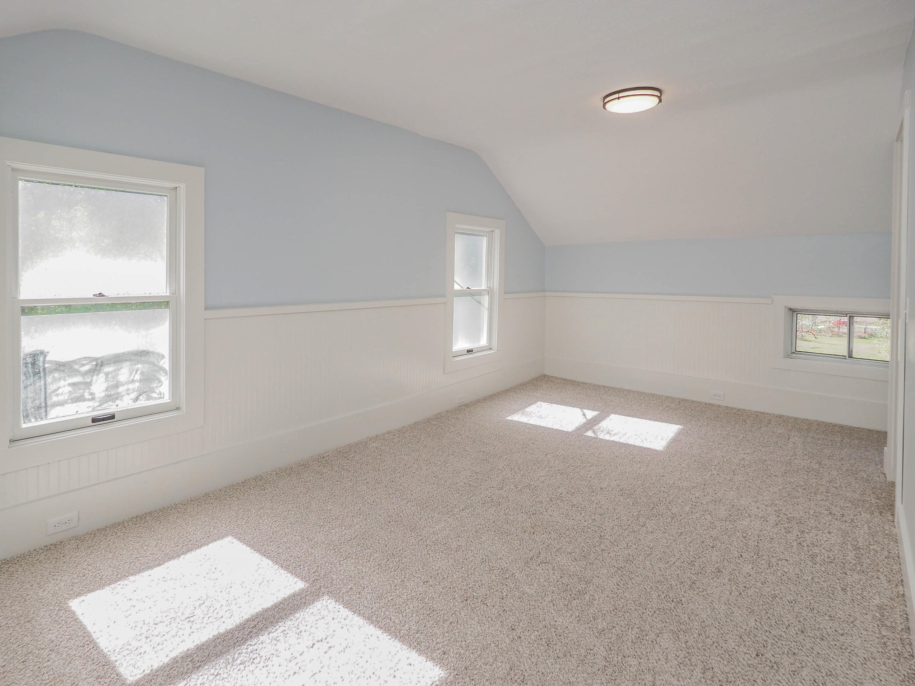 8750 N Riverview Drive