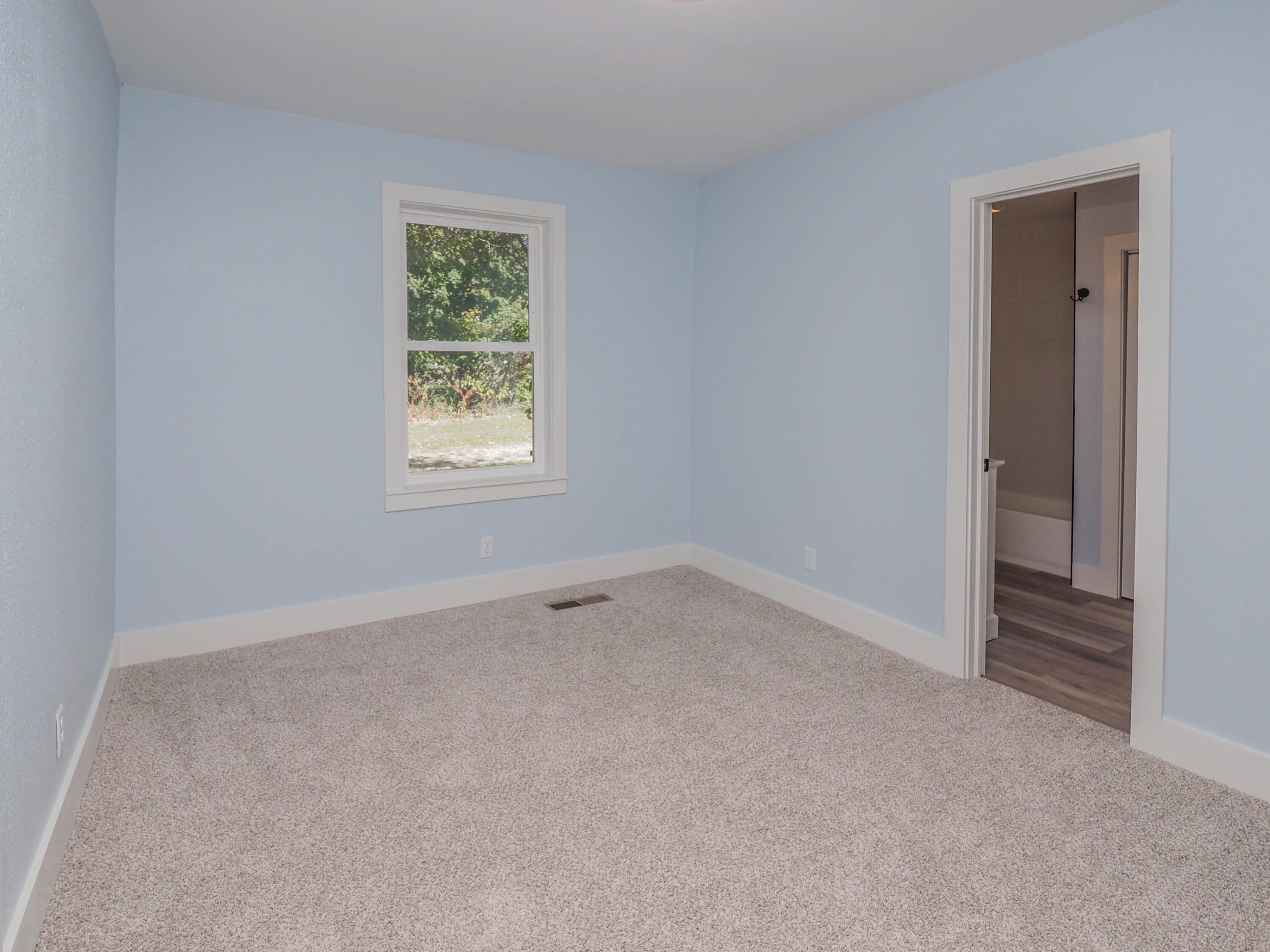 8750 N Riverview Drive