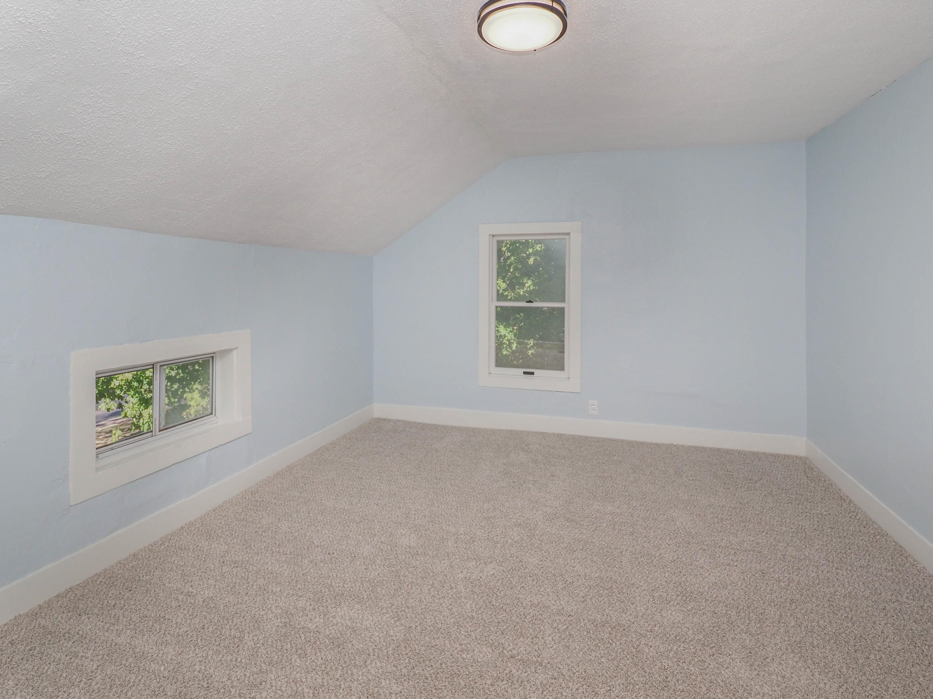 8750 N Riverview Drive