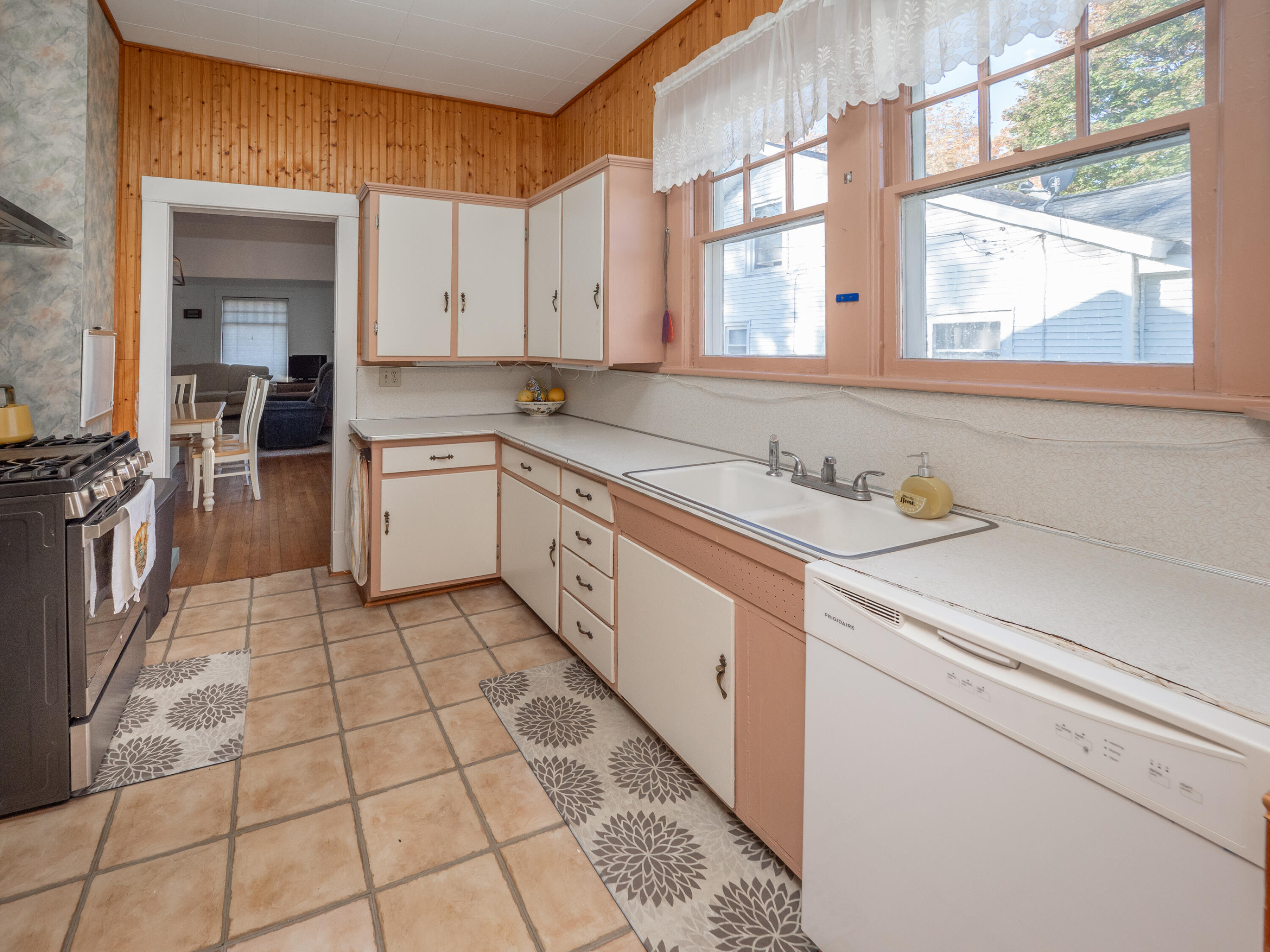 311 E Orleans Street